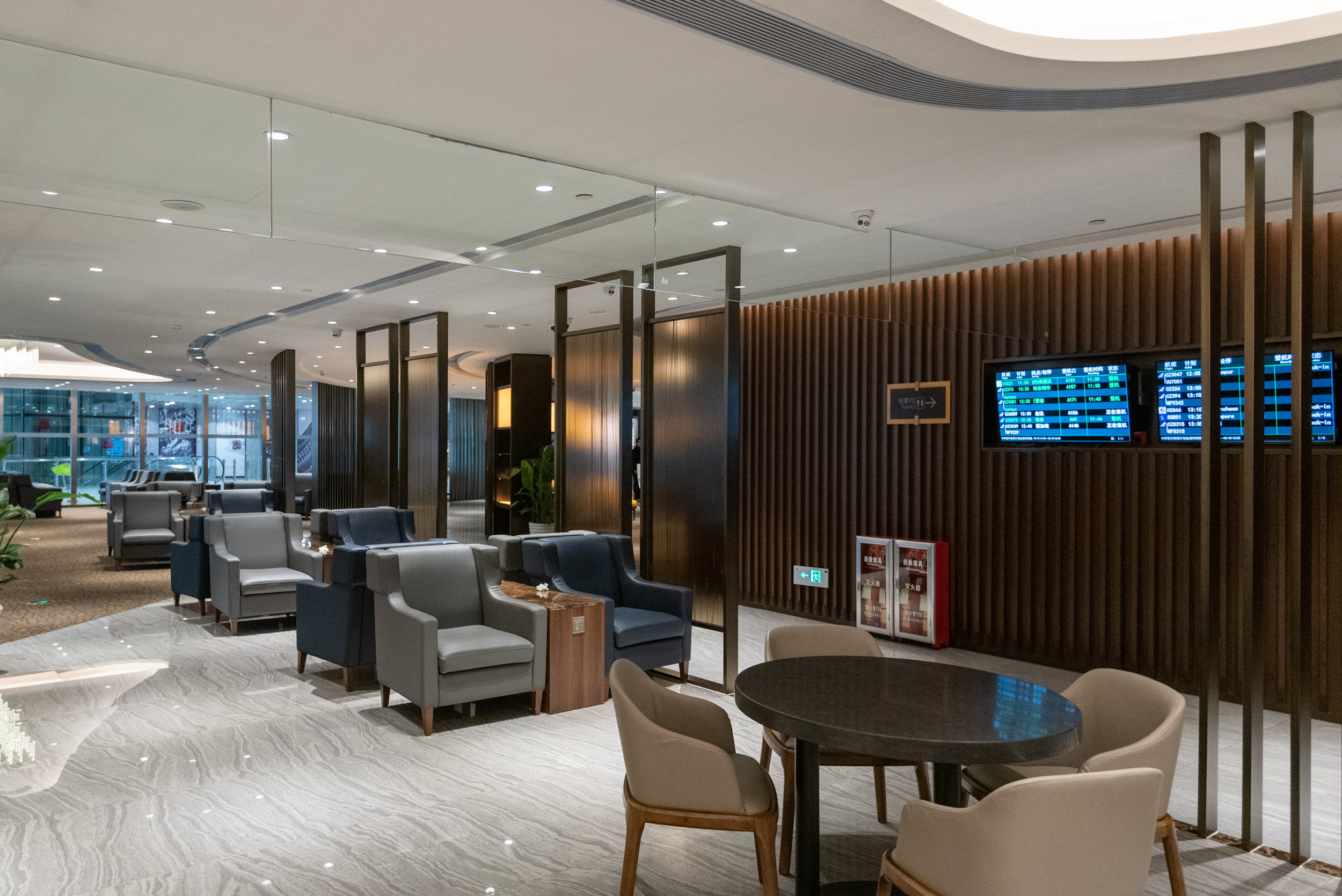 Guangzhou Baiyun Airport, Premium lounge review, Travelers' oasis, Luxurious amenities, 2500x1670 HD Desktop