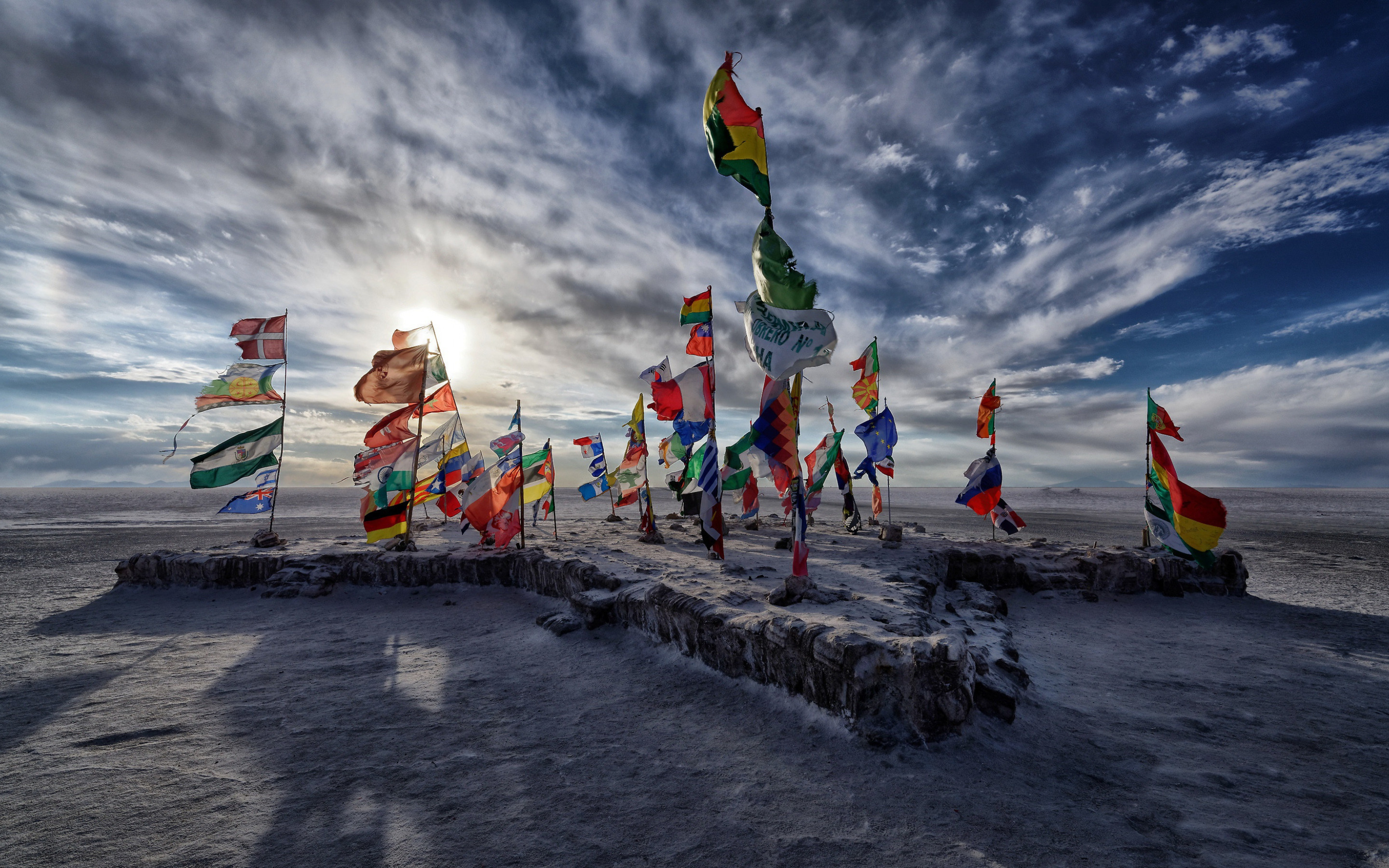 Salar De Uyuni, Salt flat, World flags, High-quality pictures, 2880x1800 HD Desktop