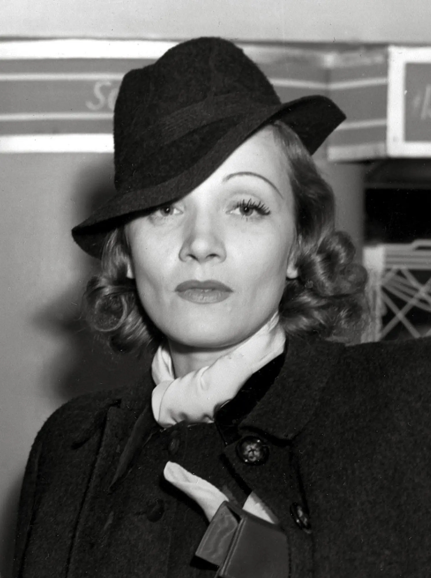 Marlene Dietrich Celebs, Marlene Dietrich celebrated, Google Doodle, German singer, 1500x2000 HD Handy