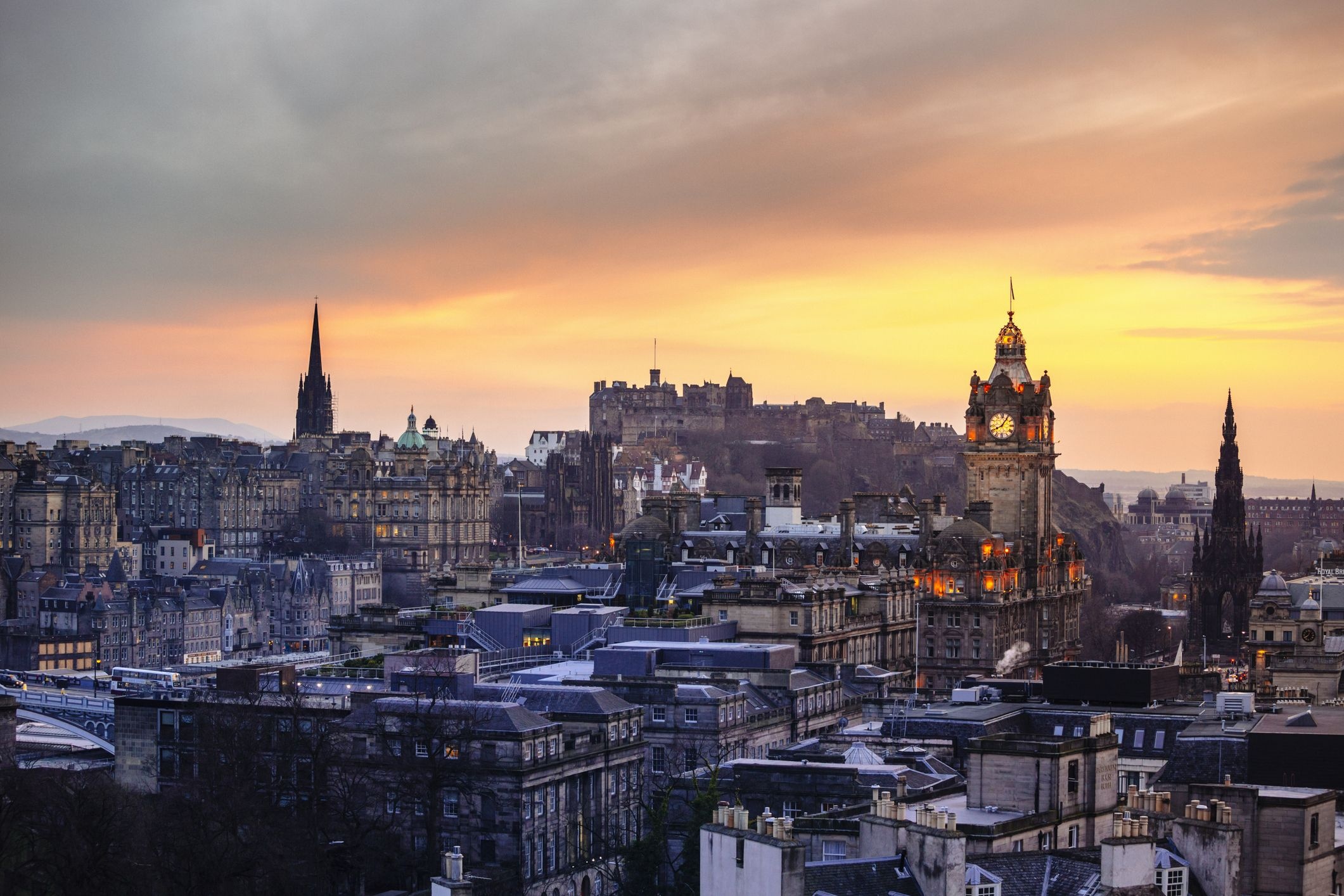Edinburgh Skyline, Best hotels, 2130x1420 HD Desktop