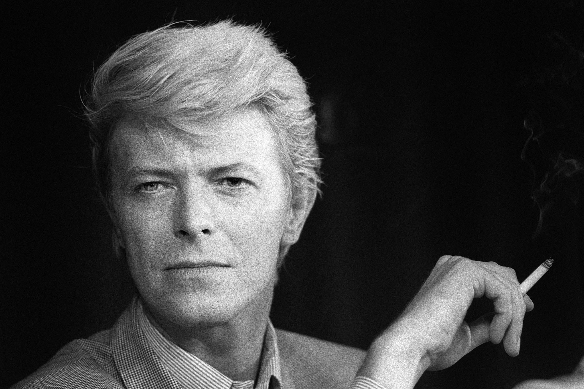 David Bowie: Aladdin Sane, the sixth studio album, was released on 20 April 1973. 2050x1370 HD Wallpaper.