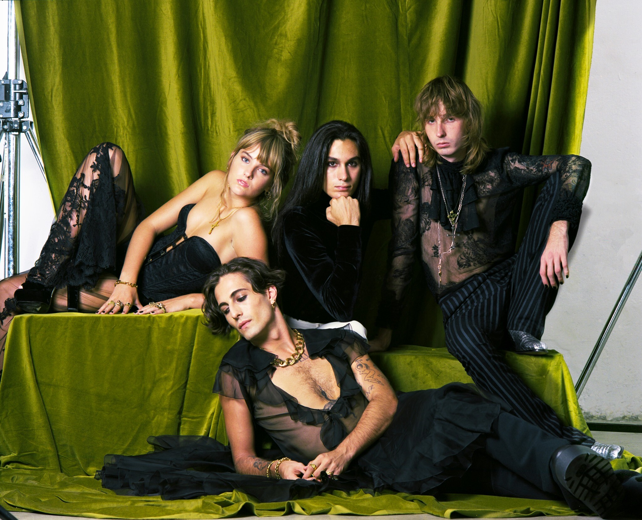 Maneskin: The Italian rock band, have released two studio albums in 2018 and 2021. 2050x1660 HD Background.
