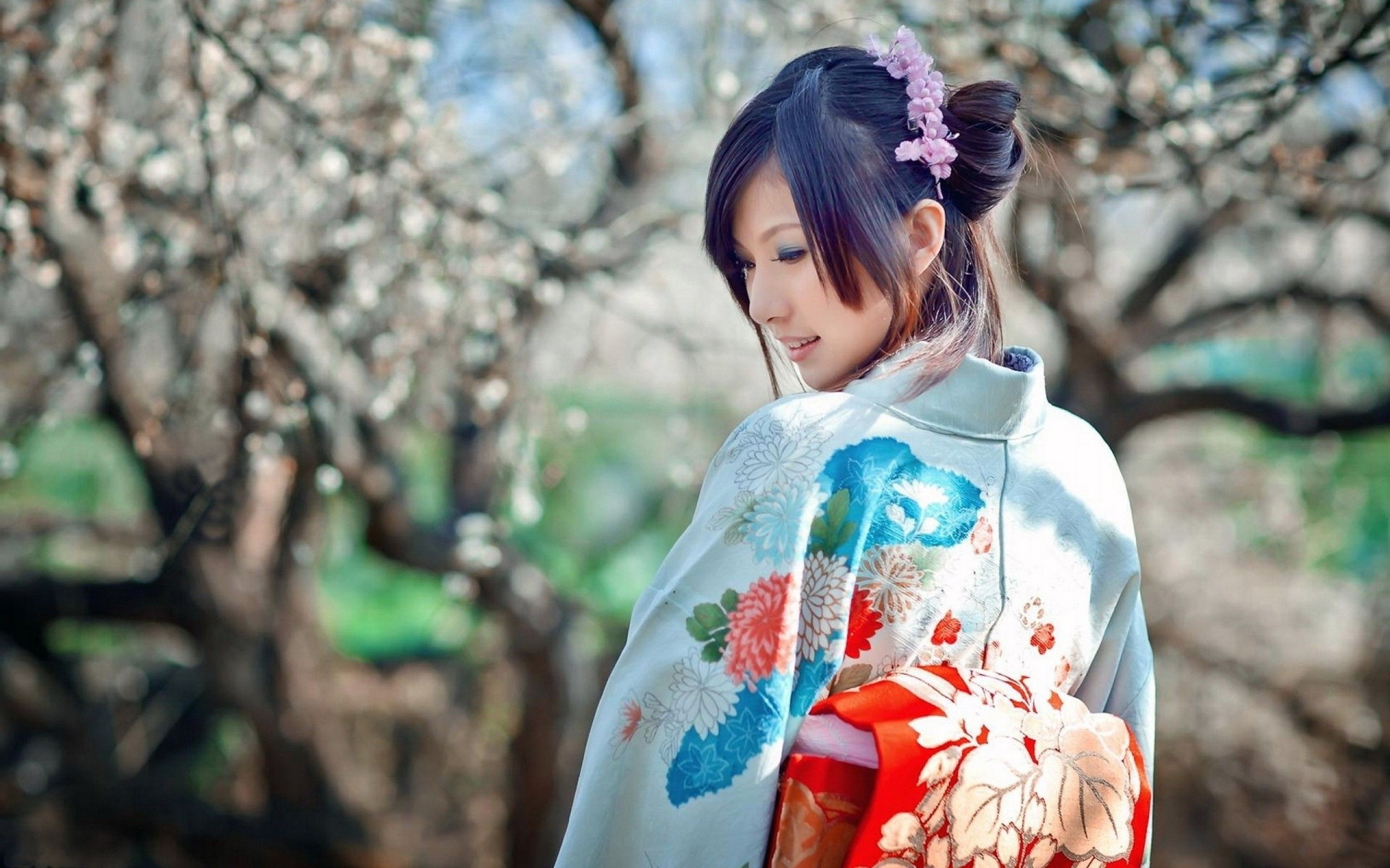 Japanese kimono, Traditional attire, Cultural heritage, Fashion statement, 2560x1600 HD Desktop