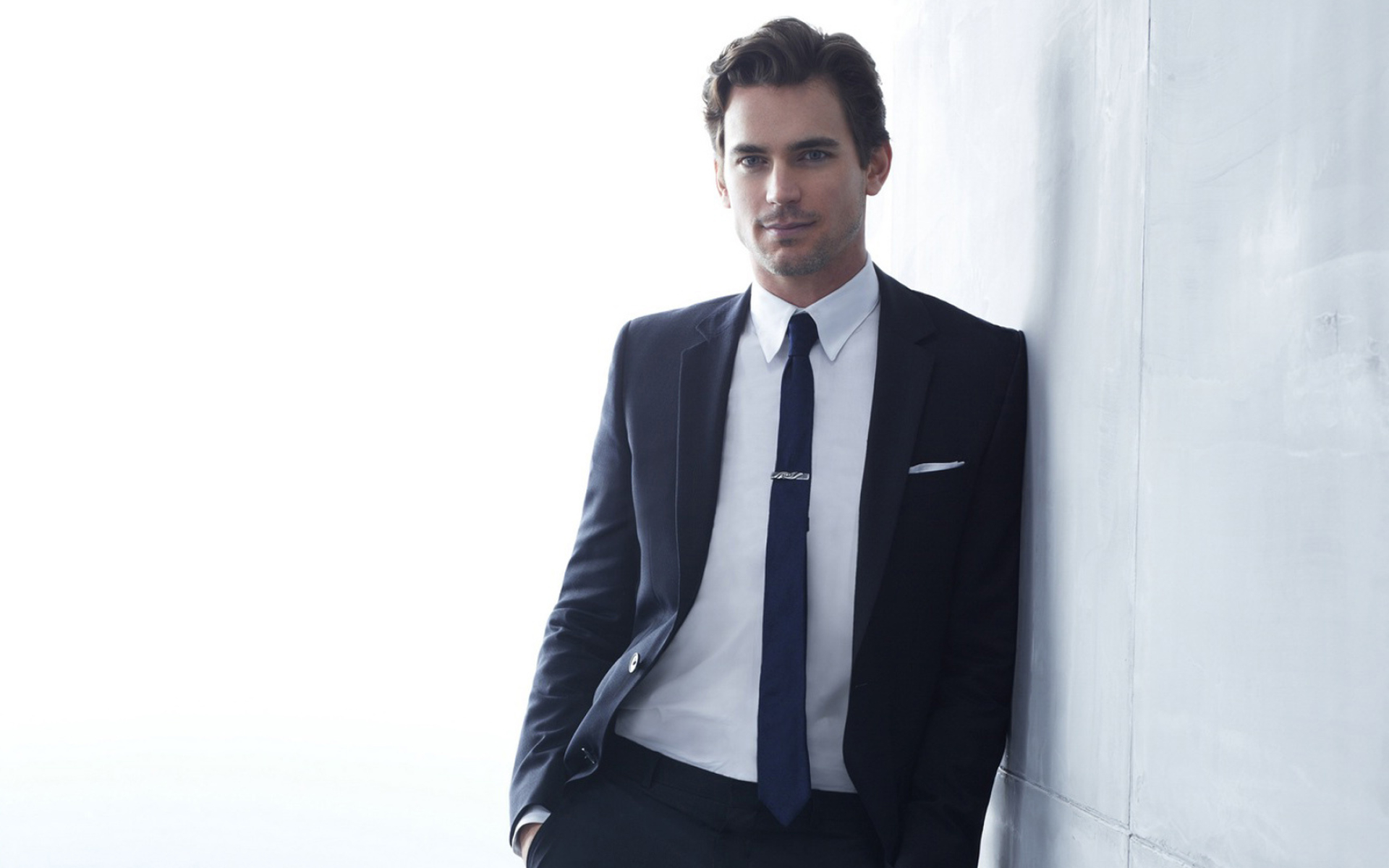 Matthew Bomer wallpaper, Stylish and sophisticated, Artistic and captivating, Hollywood charm, 1920x1200 HD Desktop