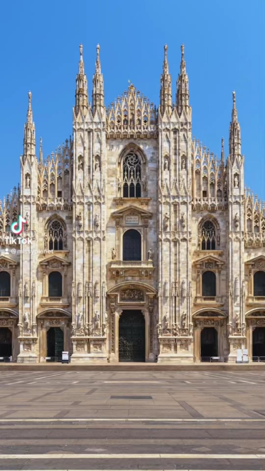 Milan Cathedral, European travel, Wien Austria, Prag Tschechien, 1080x1920 Full HD Phone