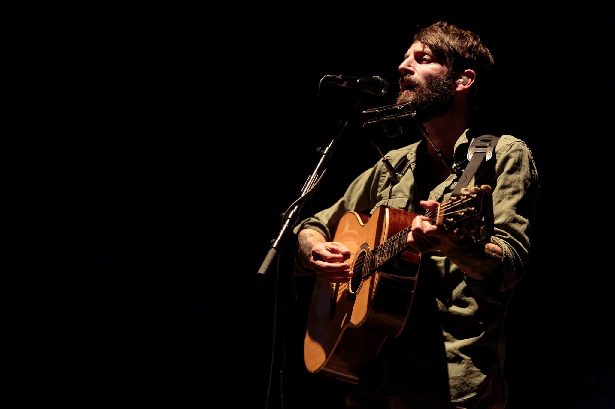 Ray LaMontagne, Captivating songs, Night at the Paramount, Genuine artistry, 2050x1370 HD Desktop