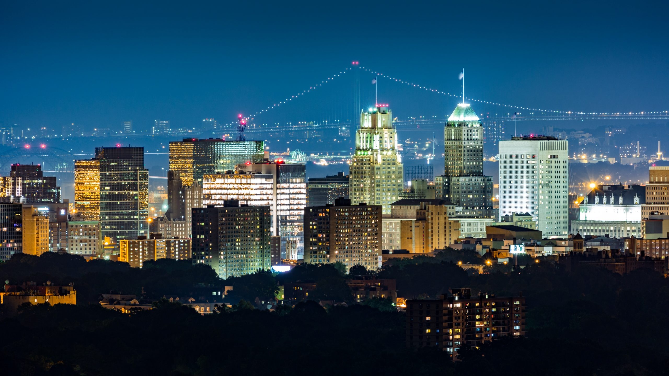 Newark: Beautiful Newark skyline at night. 2560x1440 HD Wallpaper.