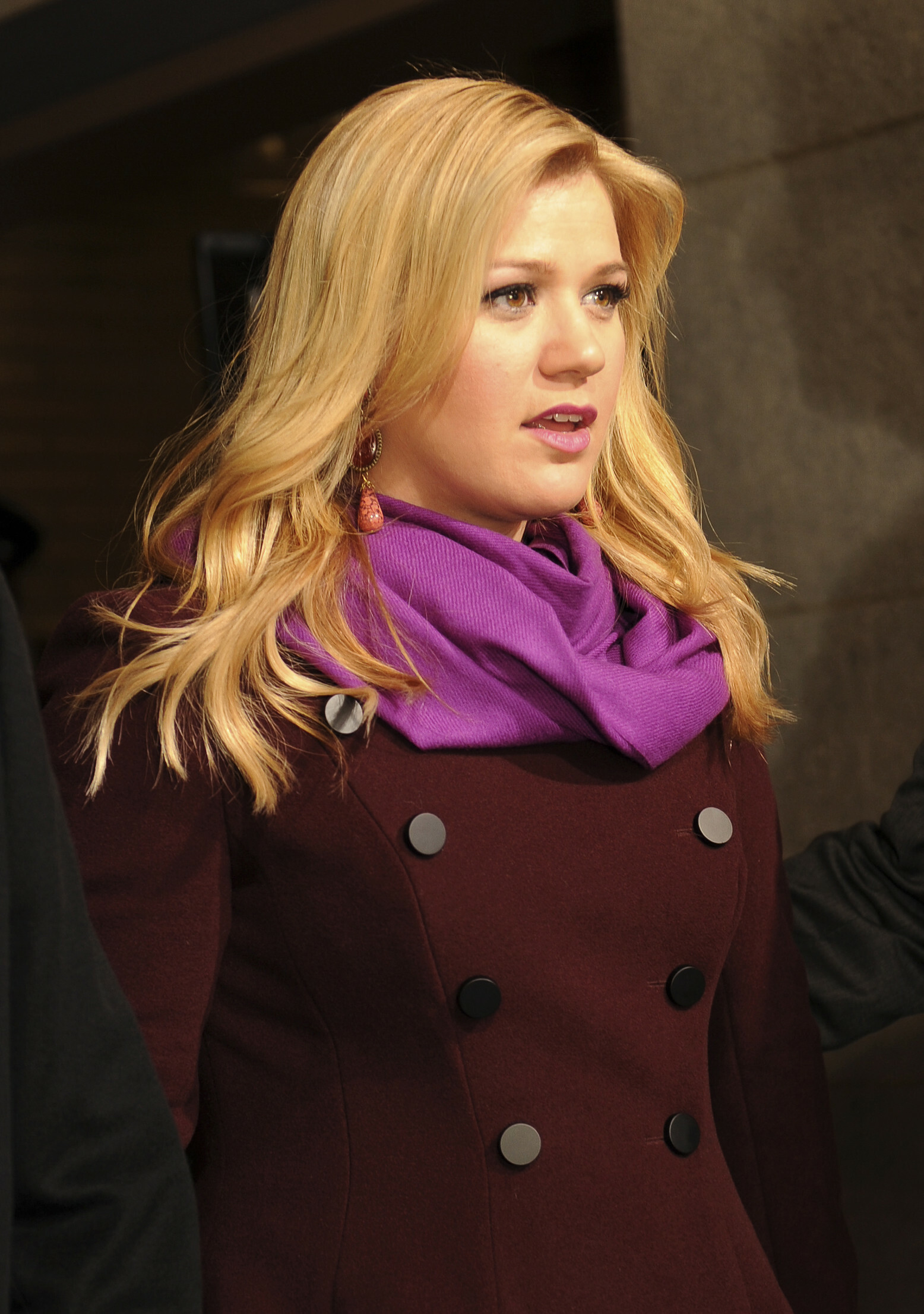 Kelly Clarkson, Wallpapers, Background pictures, 1560x2220 HD Handy