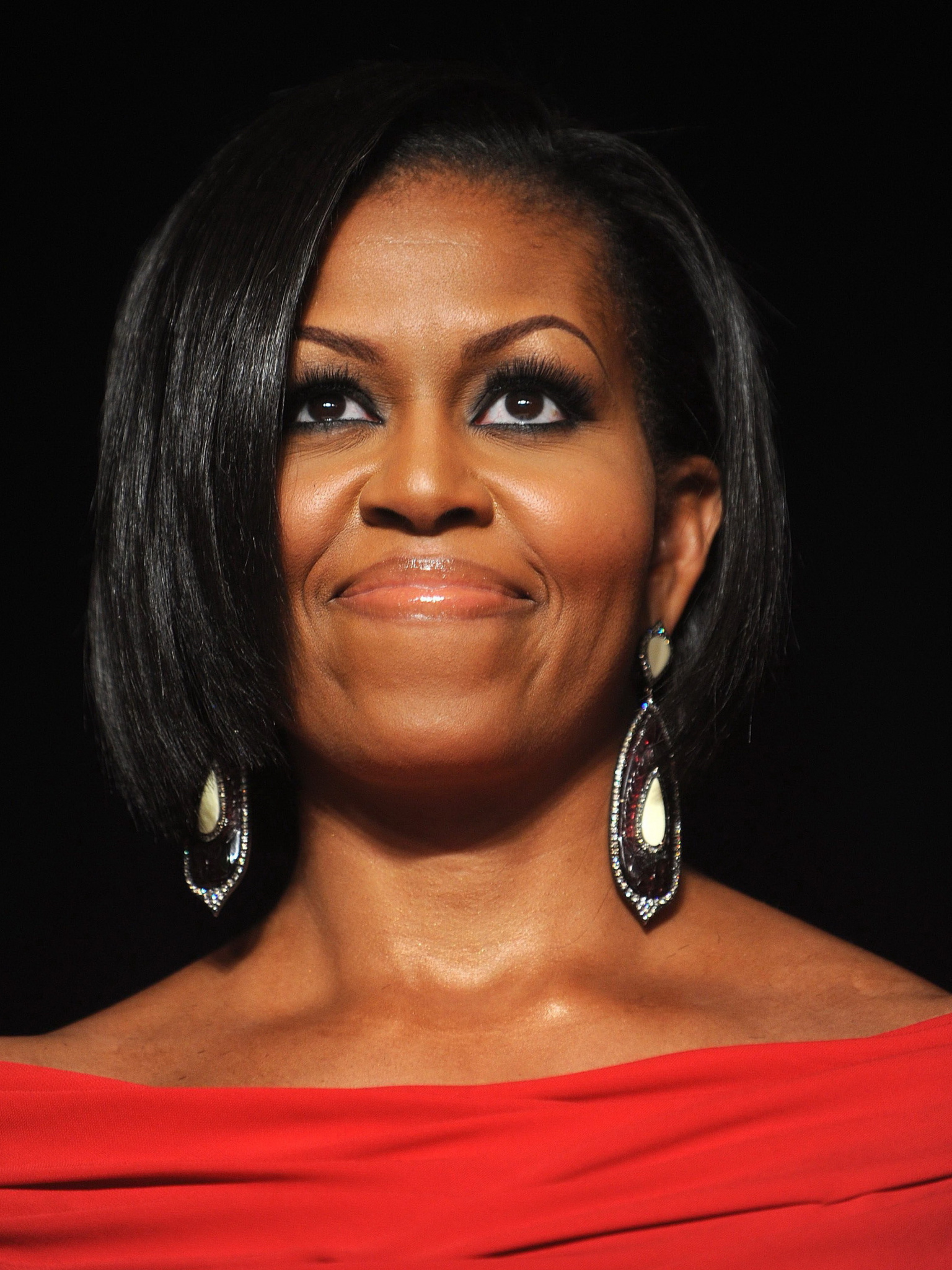 Michelle Obama: Published her first book, American Grown: The Story of the White House Kitchen Garden and Gardens Across America, 2012. 1540x2050 HD Background.