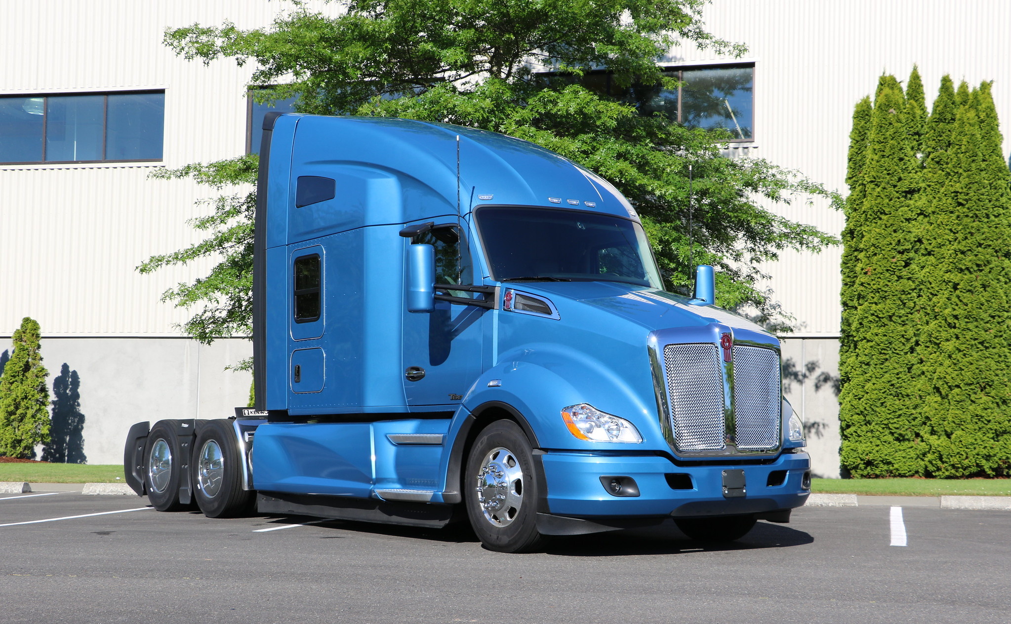 Kenworth donates T680, Excellence award, Transition trucking, Driving for success, 2050x1270 HD Desktop