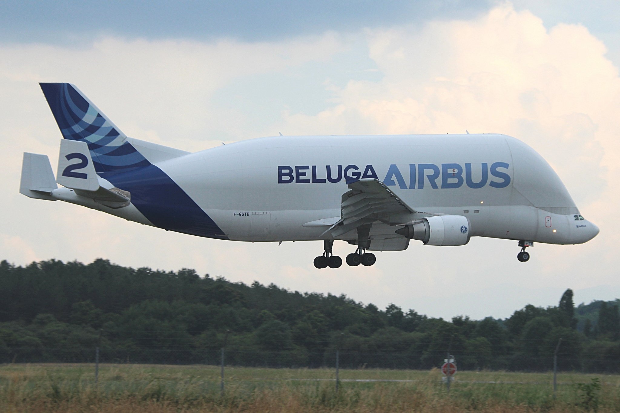 Airbus Beluga, Cargo Aircraft, Airliner, 2050x1370 HD Desktop