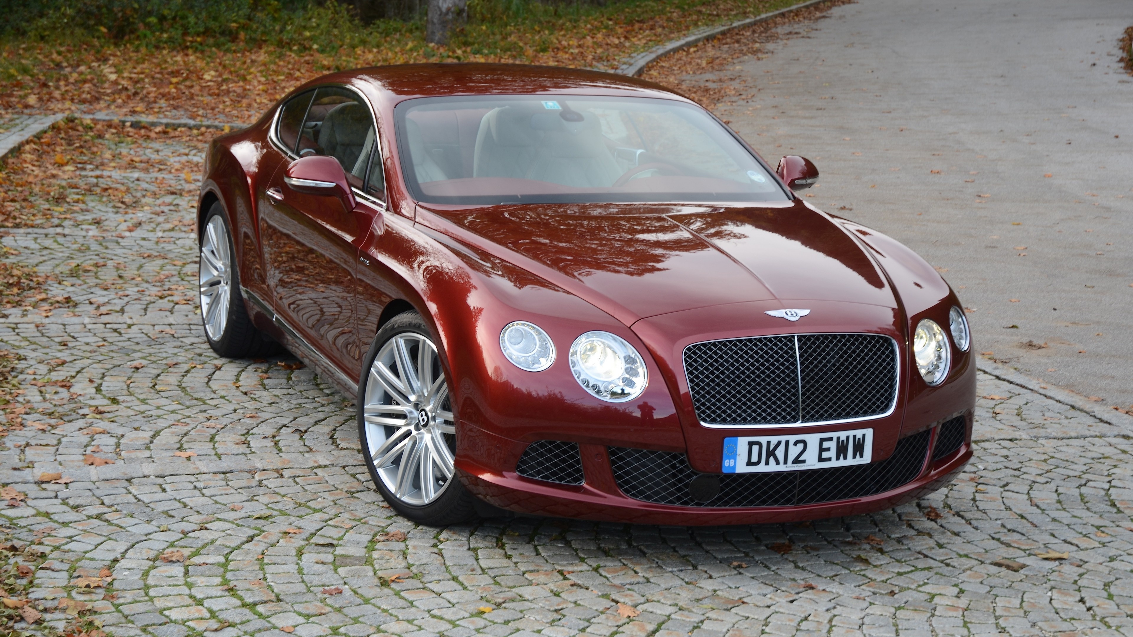 Bentley Continental GT (Auto), Luxury cars and bikes, Supersports edition, Striking red front, 3840x2160 4K Desktop