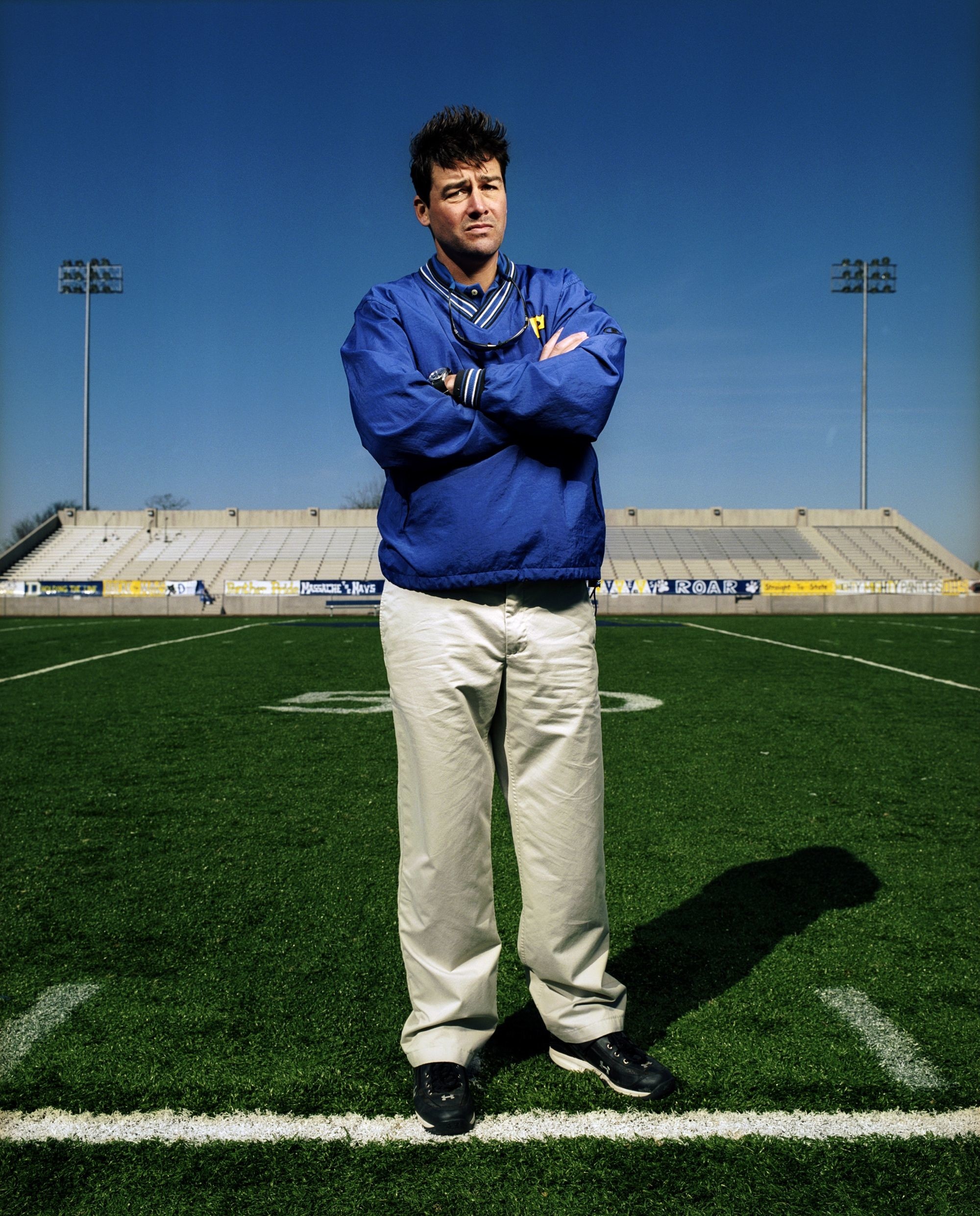 Friday Night Lights: Kyle Chandler as Eric Taylor, Panthers' football coach. 2000x2490 HD Wallpaper.