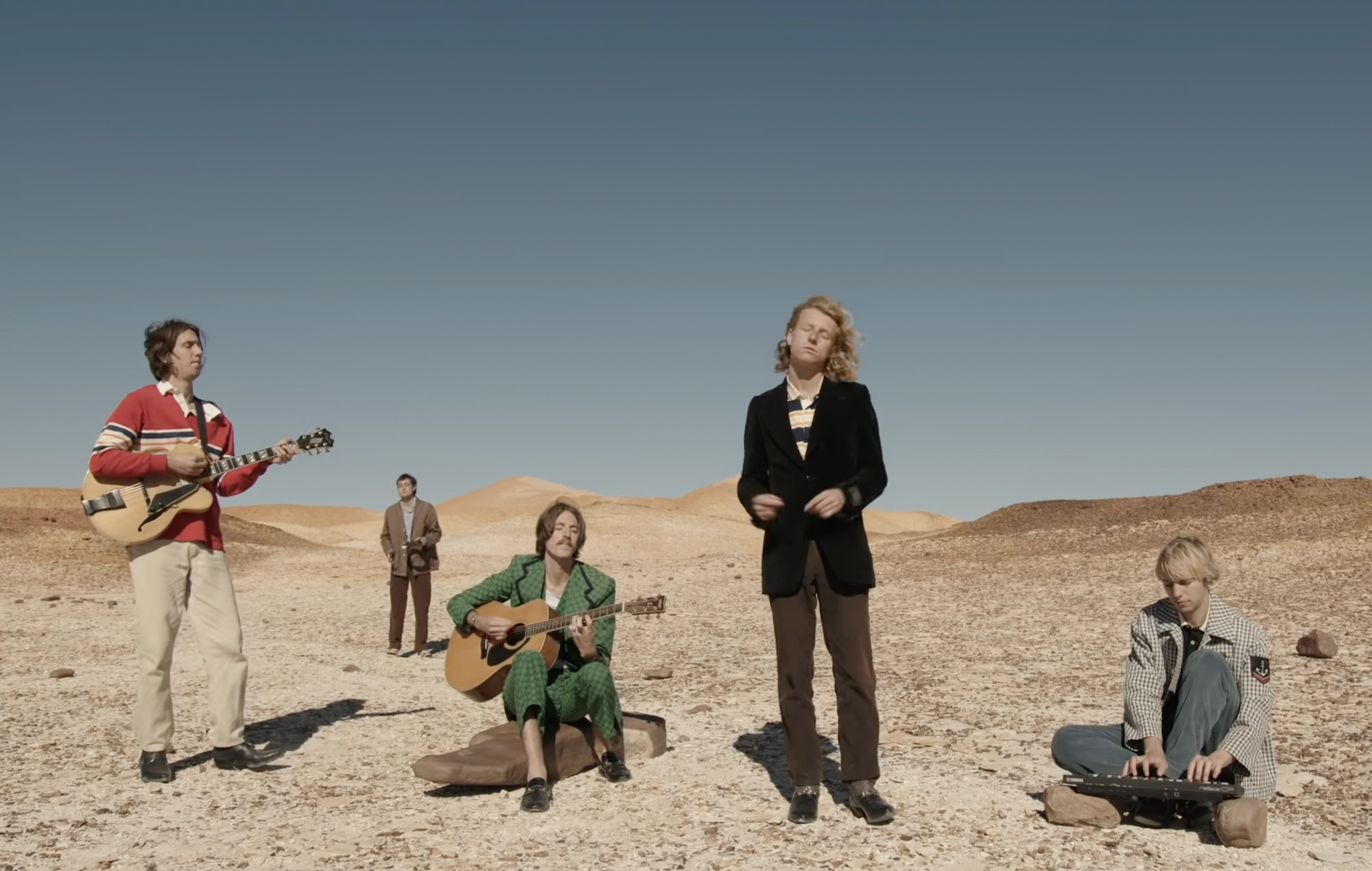Parcels' acoustic performance, Idyllic location, Intimate setting, Hauntingly beautiful rendition, 2000x1270 HD Desktop
