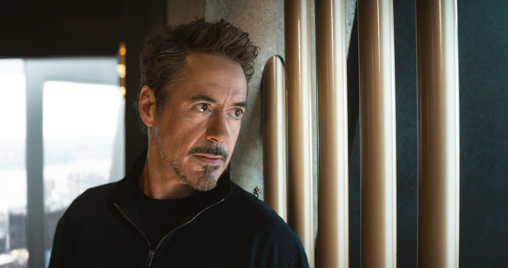 Robert Downey Jr, Oscar-worthy performance, Avengers Endgame, Incredible acting, 2050x1080 HD Desktop