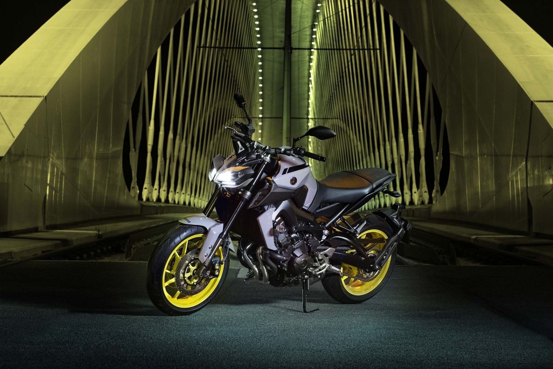 Yamaha MT-09, Speed demon, Thrilling ride, Cutting-edge technology, 1920x1290 HD Desktop