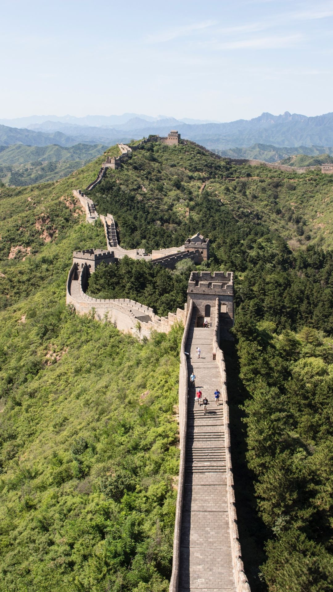 Great Wall of China: One of the Seven Wonders of the Medieval World. 1080x1920 Full HD Wallpaper.