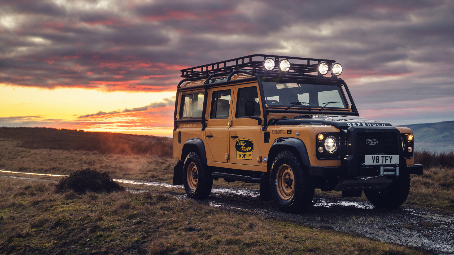Land Rover: Defender, V8 Trophy 2021, Discovery 4 / LR4 was introduced in 2010. 1920x1080 Full HD Wallpaper.