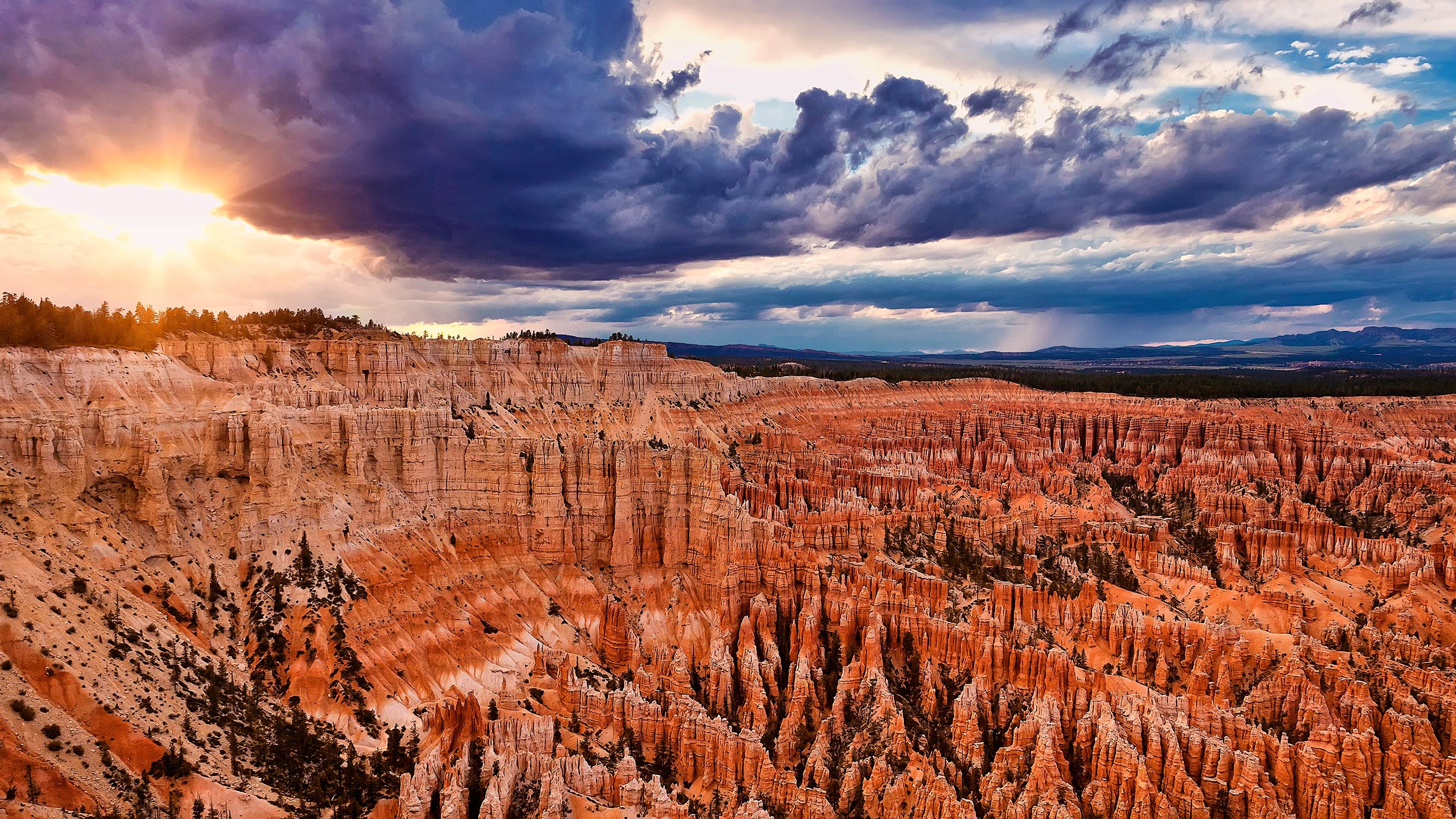 Bryce Canyon National Park, Breathtaking sunset, Hoodoo spectacle, Nature's art, 2880x1620 HD Desktop