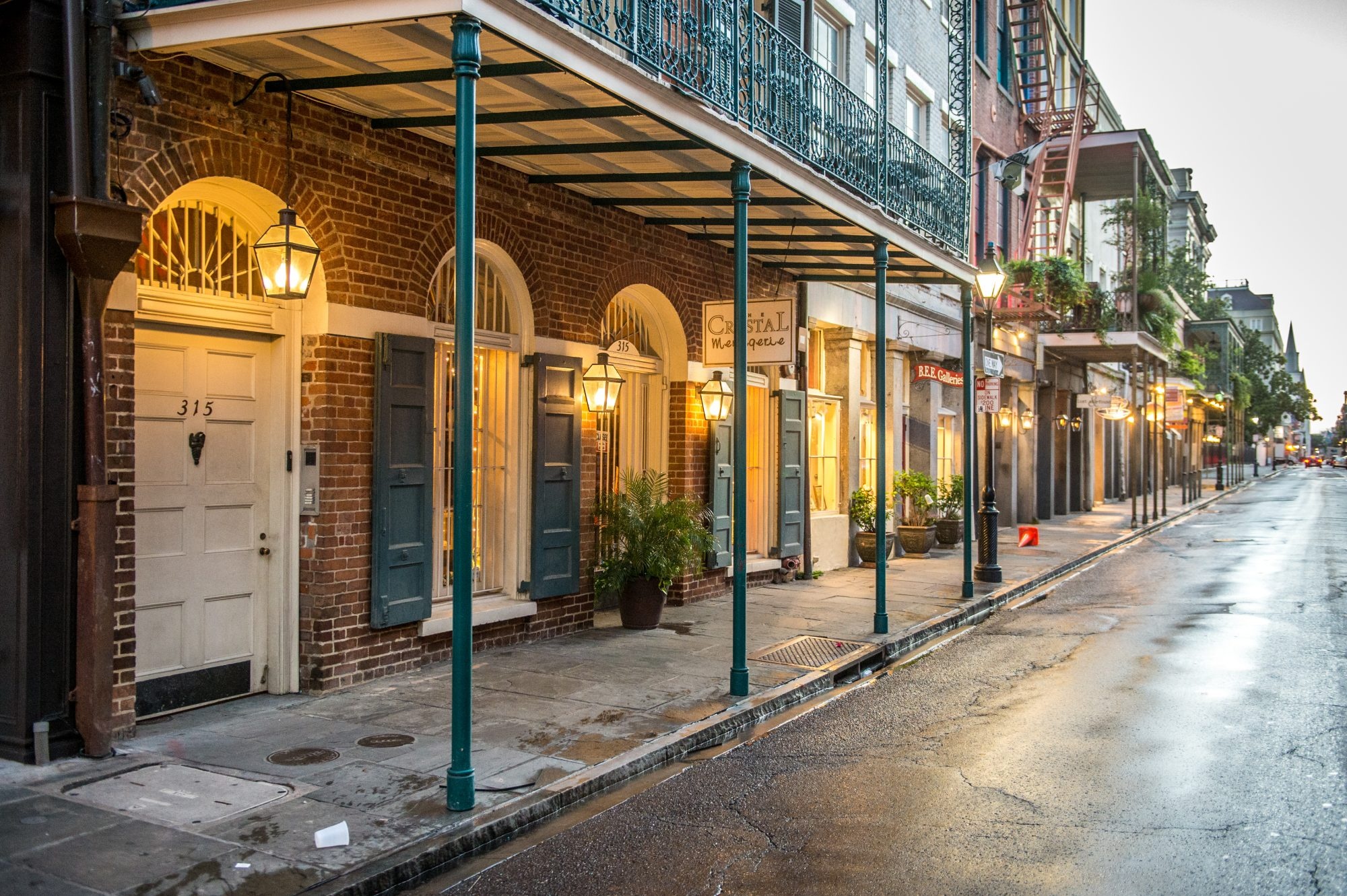 New Orleans travels, Big Easy nickname, Southern living, Unique charm, 2000x1340 HD Desktop