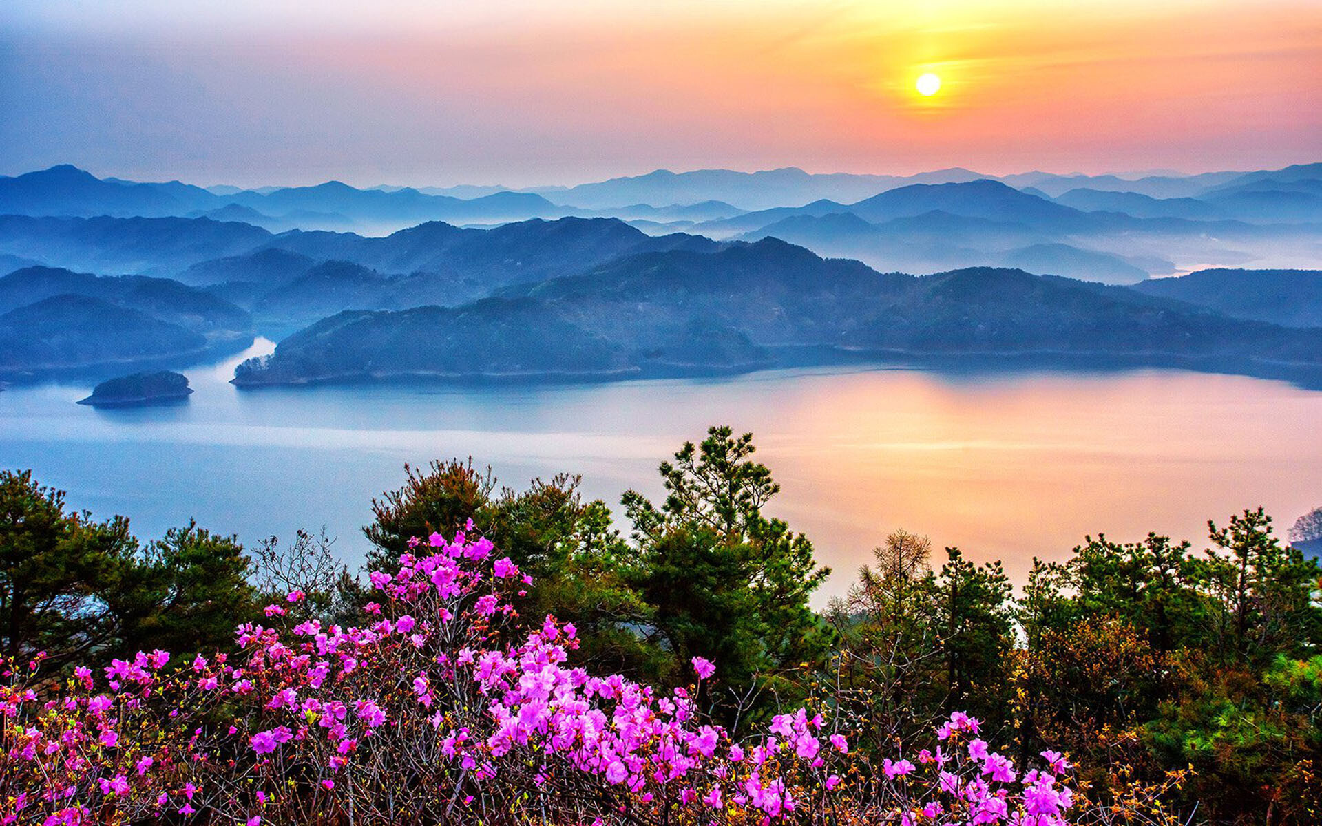 Korea: Daejeon Nogyo, Sunrise, View from Daejeon Mountain. 1920x1200 HD Background.