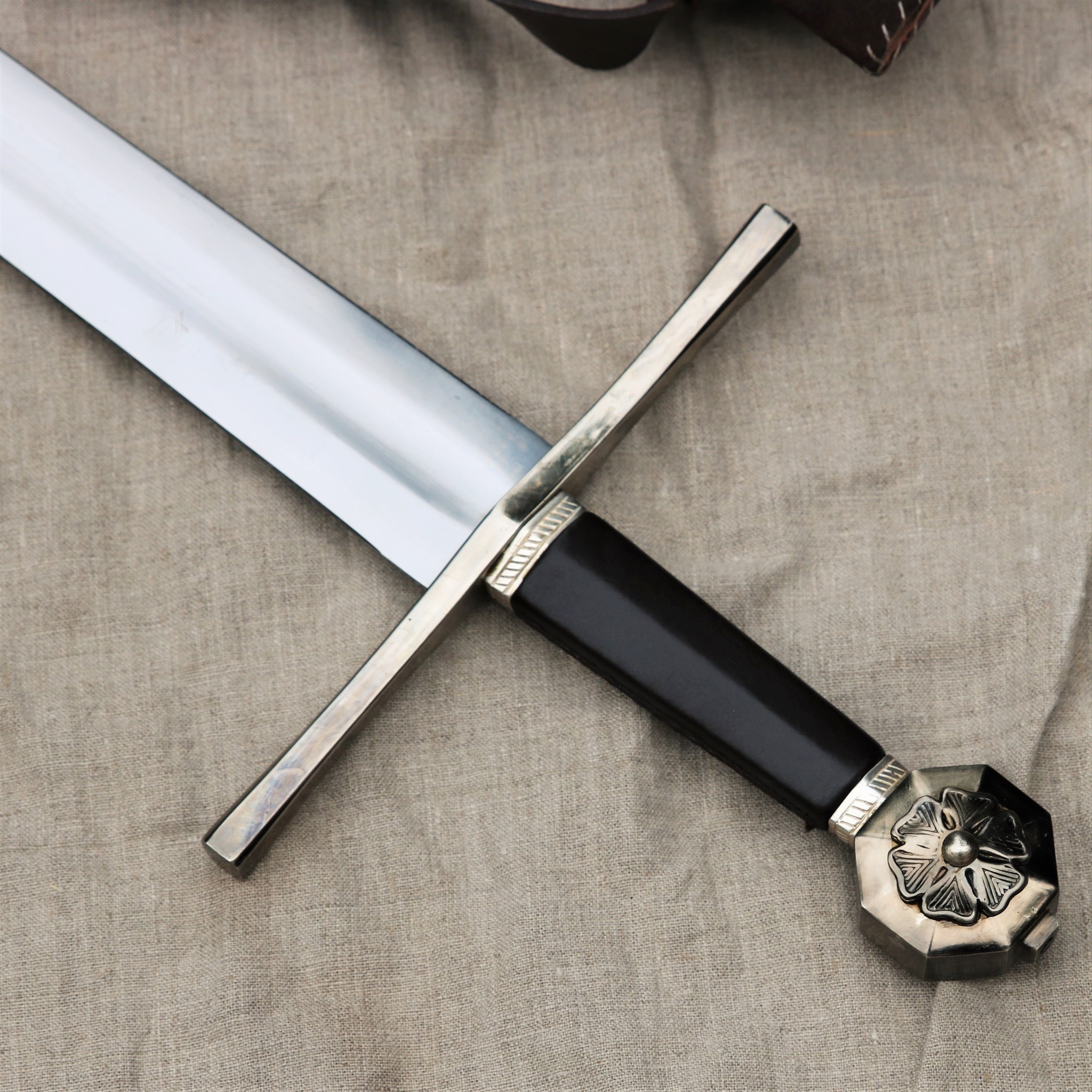 Medieval knight sword, Tancred van galilea, 2050x2050 HD Phone