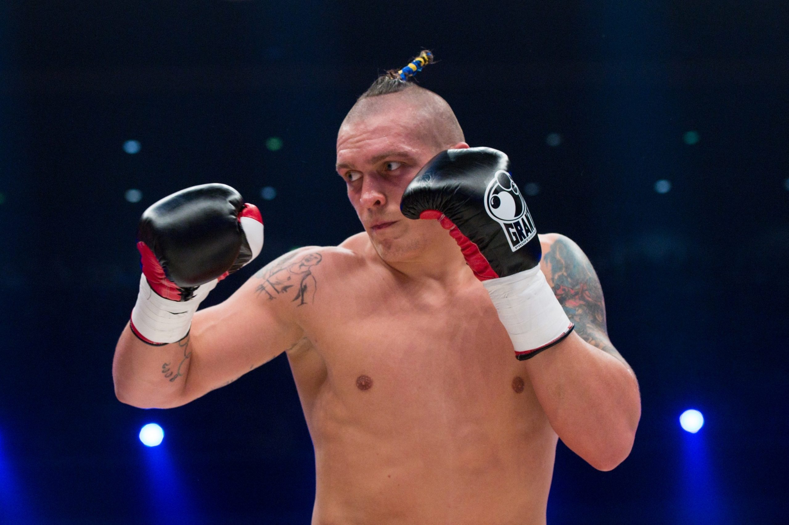 Oleksandr Usyk, Cruiserweight boxer, Boxing news, Sports, 2560x1710 HD Desktop