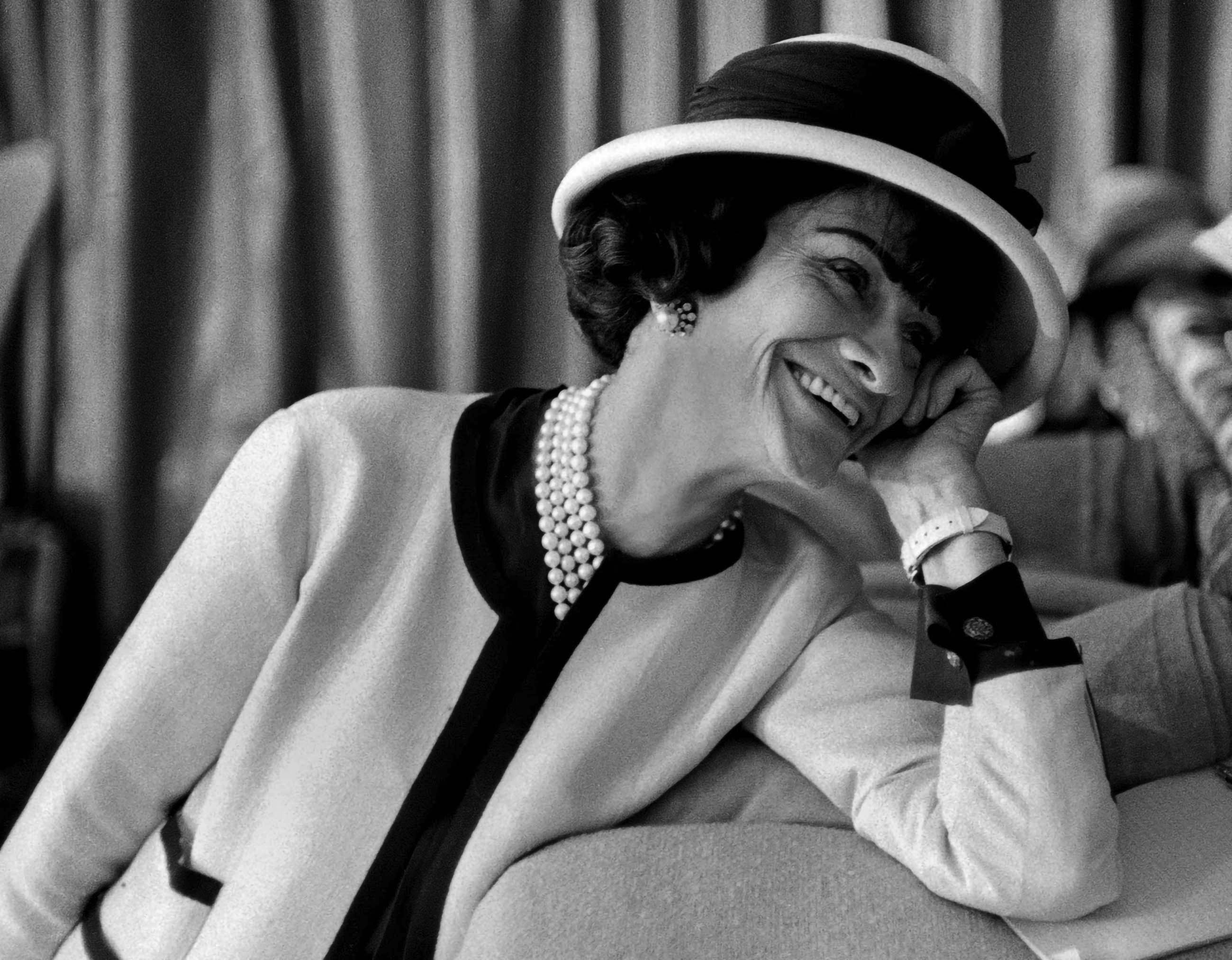 Coco Chanel Wallpapers (21+ images inside)