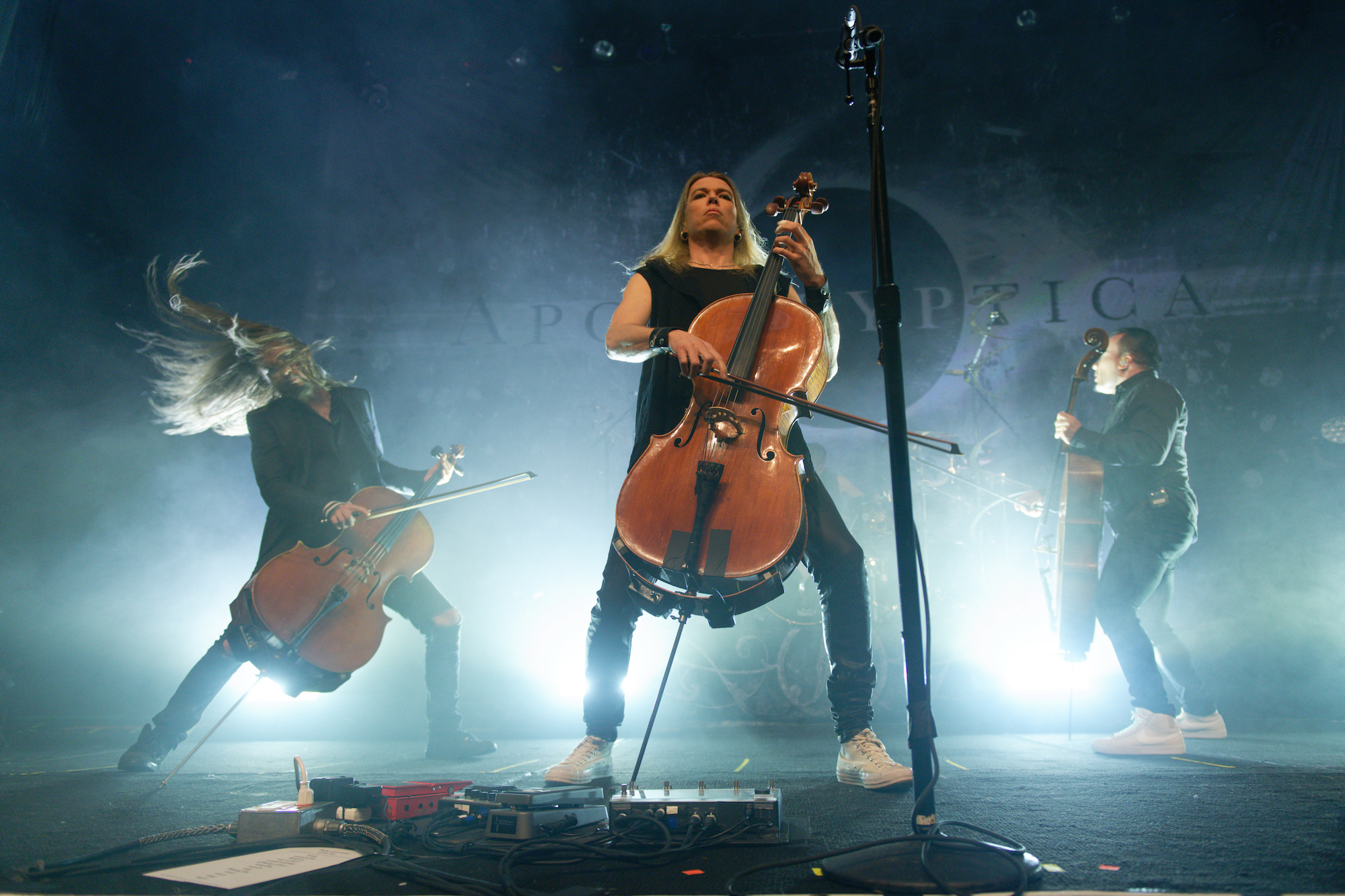 Apocalyptica live shots, Lacuna Coil concert, 2000x1340 HD Desktop