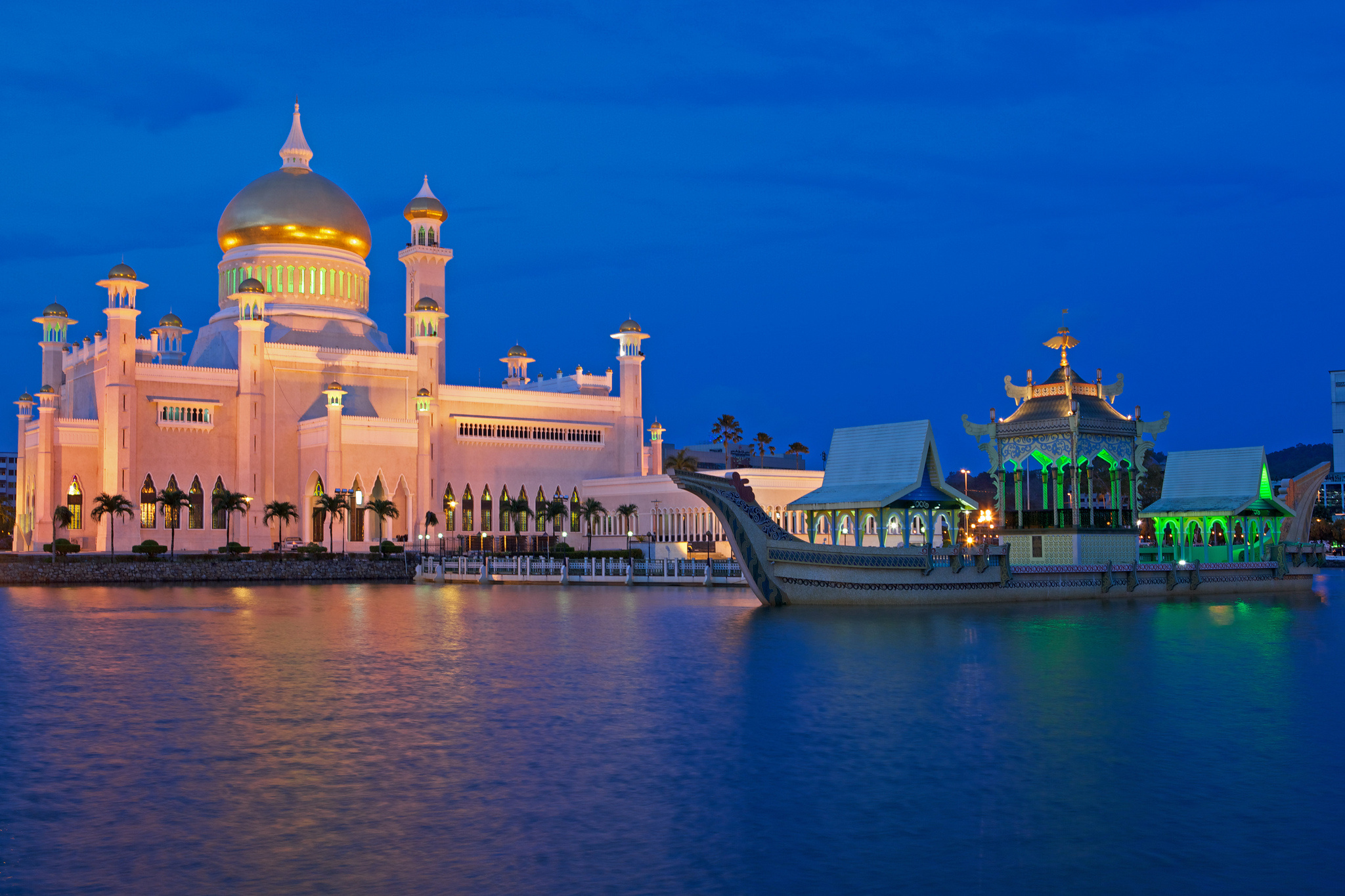 Brunei travels, Sultan Omar Ali Saifuddin Mosque, Religious HQ, Sultan Omar Ali Saifuddin Mosque, 2050x1370 HD Desktop