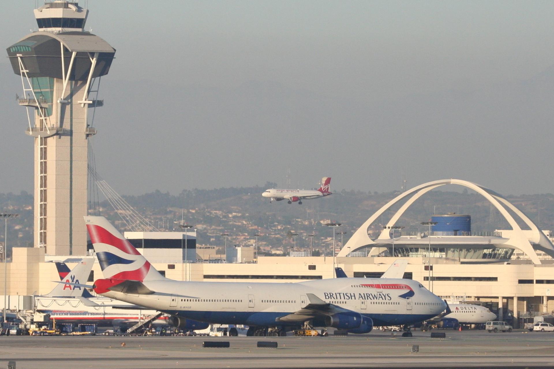 Los Angeles International Airport, Air travel hub, Modern infrastructure, Global connectivity, 1920x1280 HD Desktop