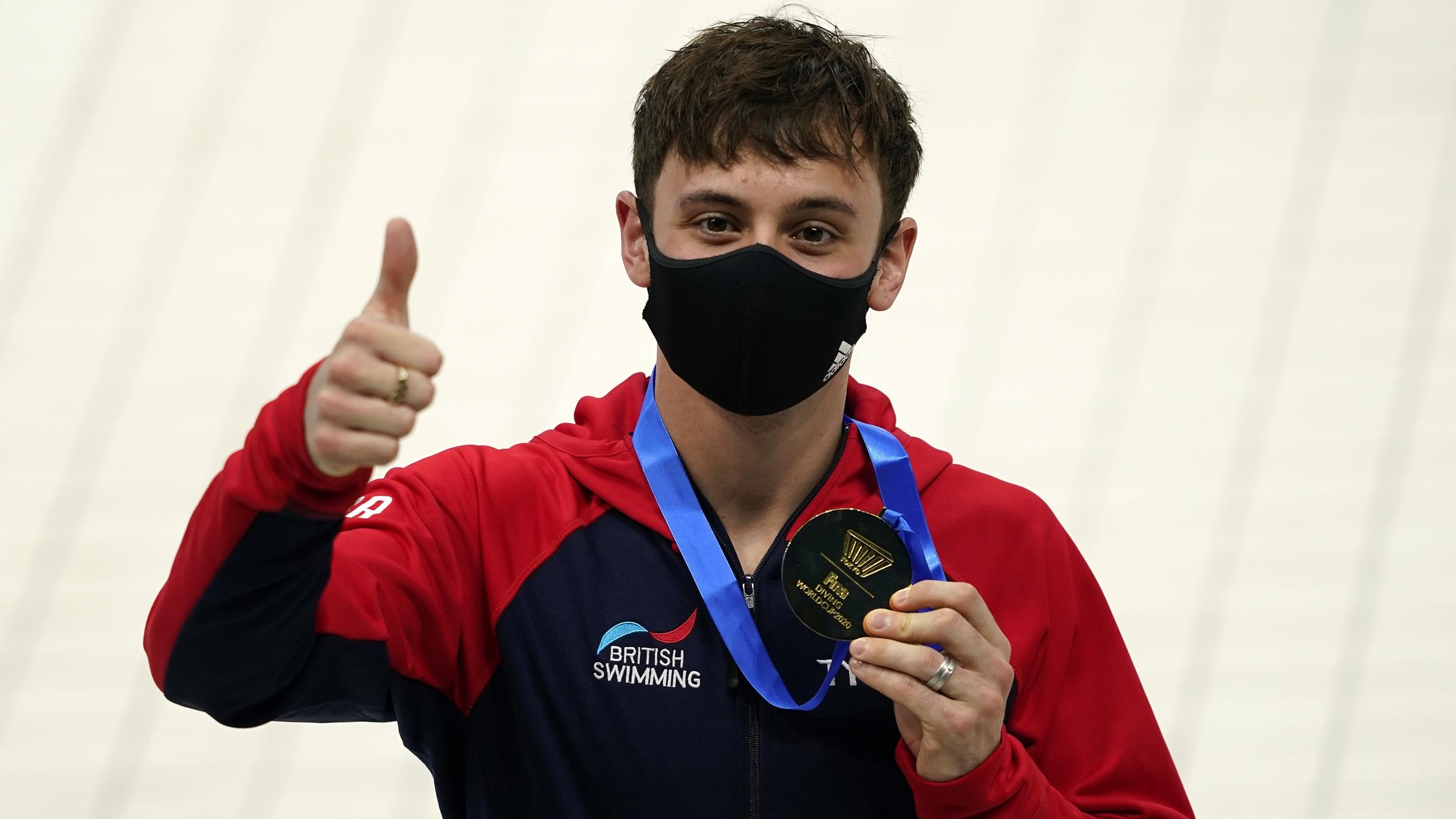 Tom Daley, Sports icon, Tokyo 2020, Gold medalist in diving, 2560x1440 HD Desktop