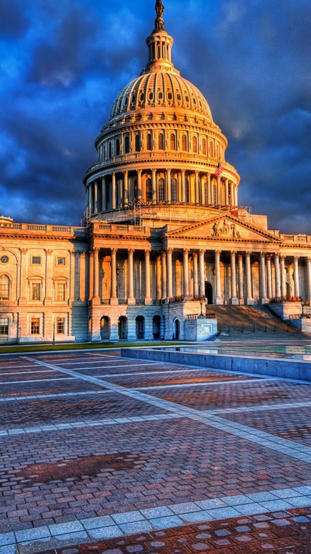 Washington, D.C.: The capital city of the United States, located between Virginia and Maryland on the north bank of the Potomac River. 1080x1920 Full HD Background.