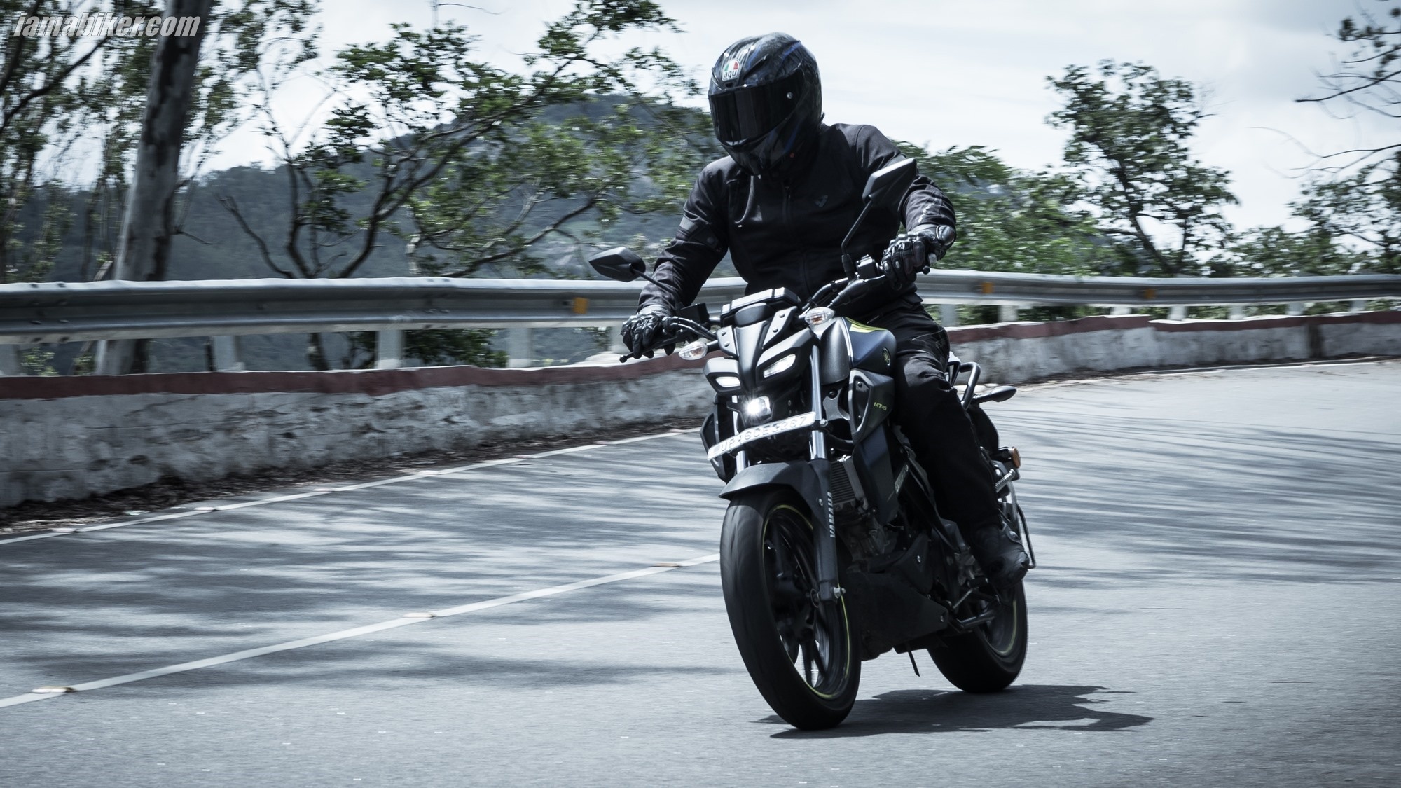 Yamaha MT-15, Motorcycle review, IAMABIKER expert, In-depth analysis, 2000x1130 HD Desktop