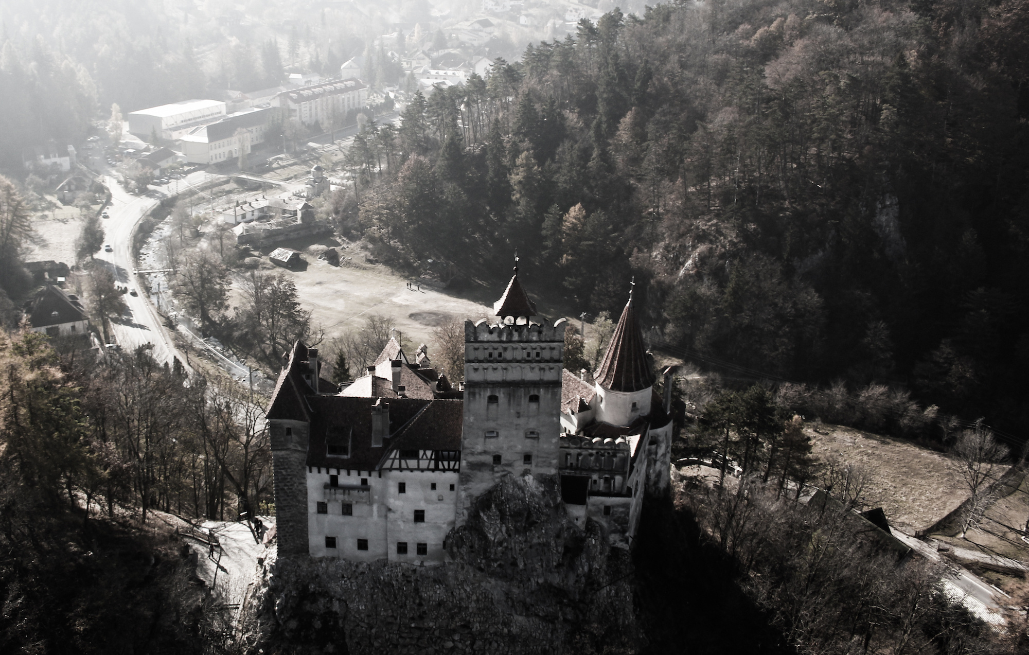 Bran Castle, Transylvania, Dracula's dwelling, CNN travel, 2000x1280 HD Desktop