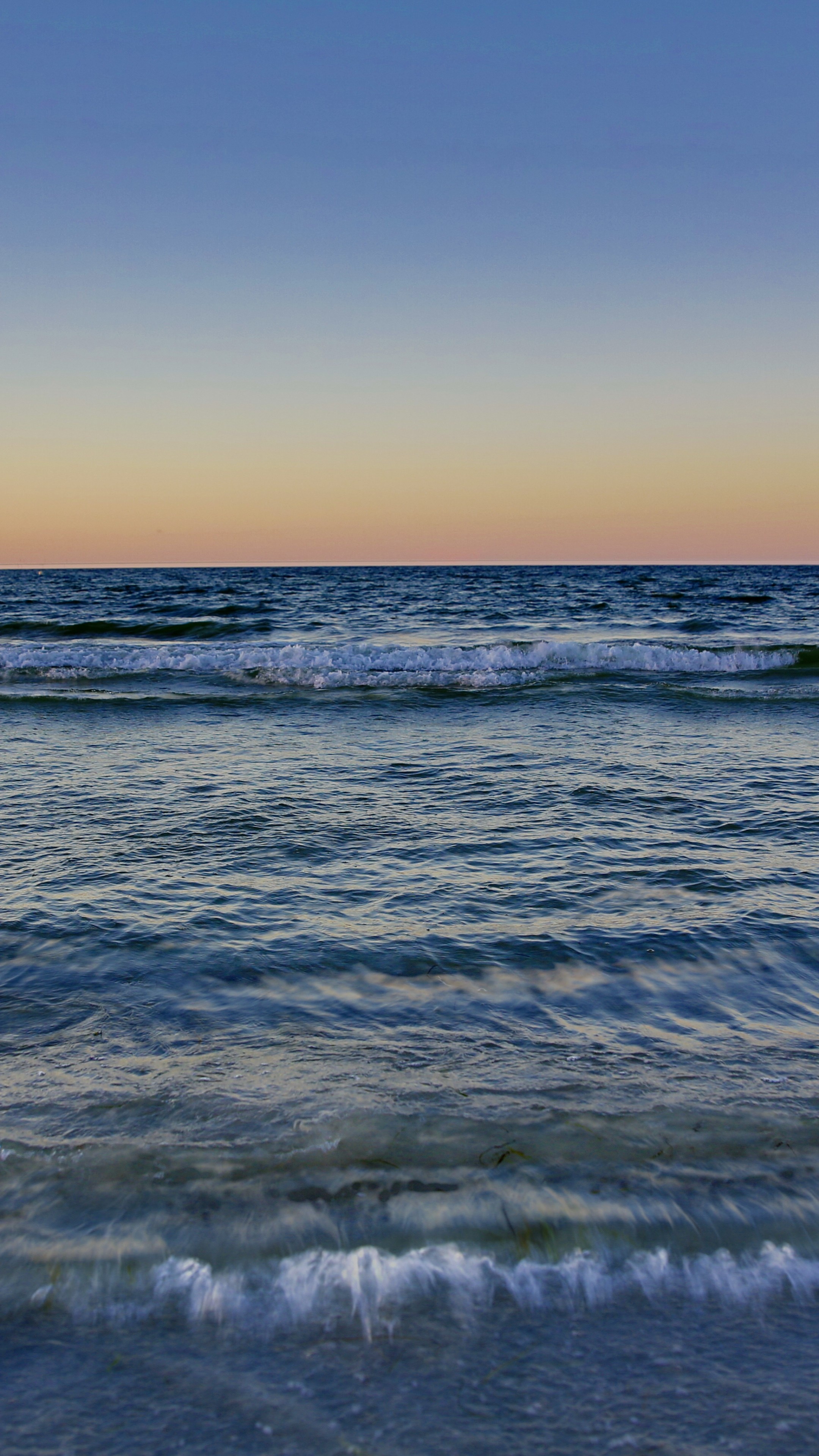 Baltic Sea waves, 4K sunset wallpaper, Ostsee beauty, Water's tranquility, 2160x3840 4K Handy