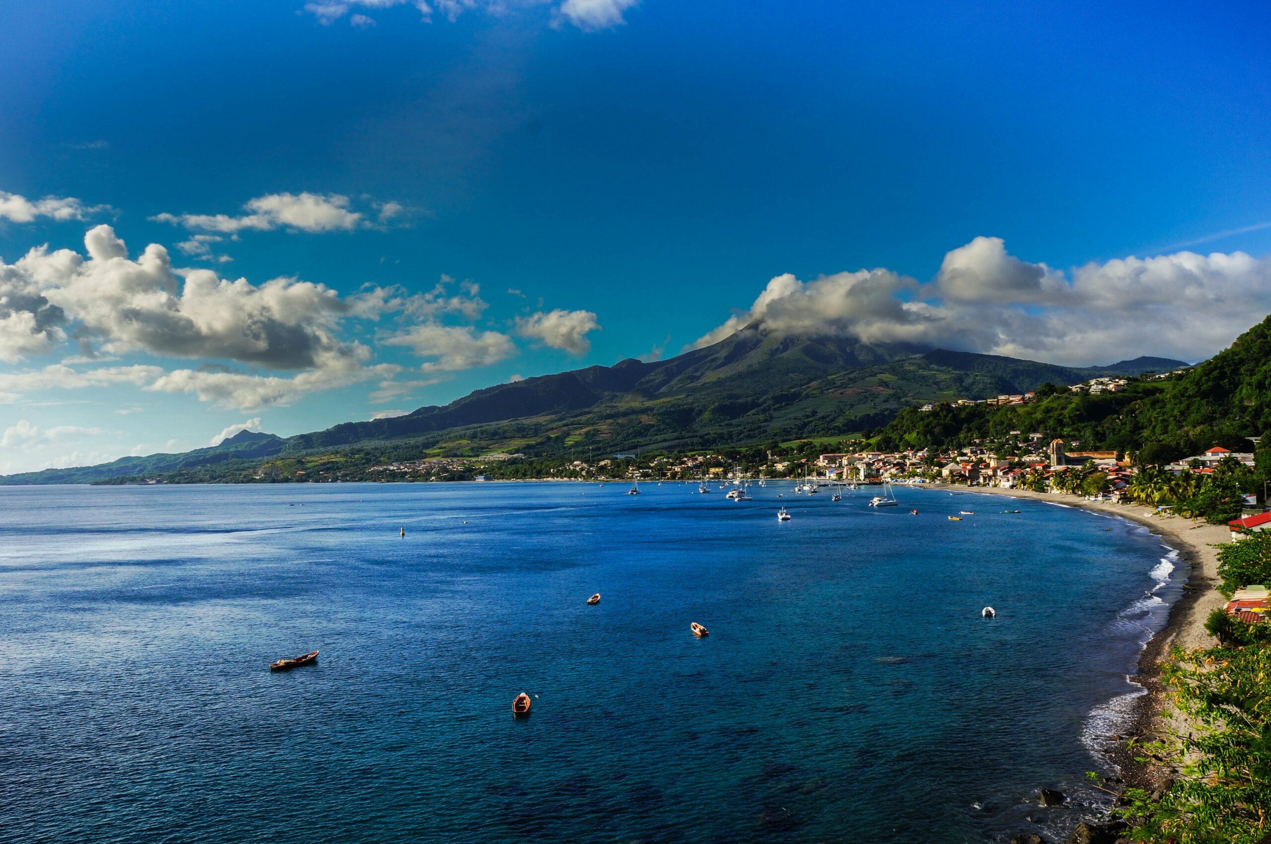 Martinique vs St. Martin, Caribbean vacation, Beach comparison, Travel choice, 2560x1710 HD Desktop
