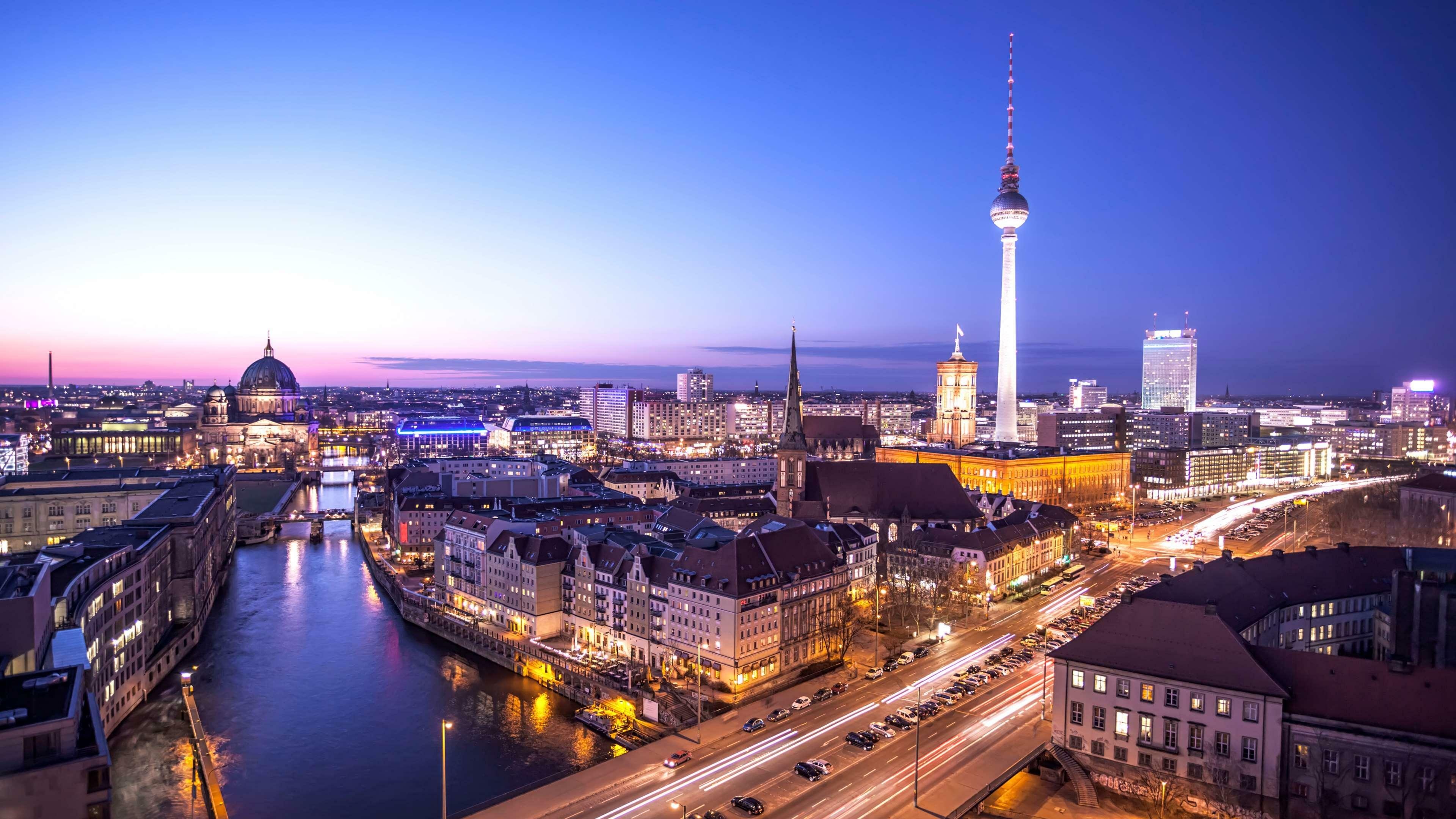 Berlin Skyline, Travels, Park Plaza, Exklusive Preisen, 3840x2160 4K Desktop