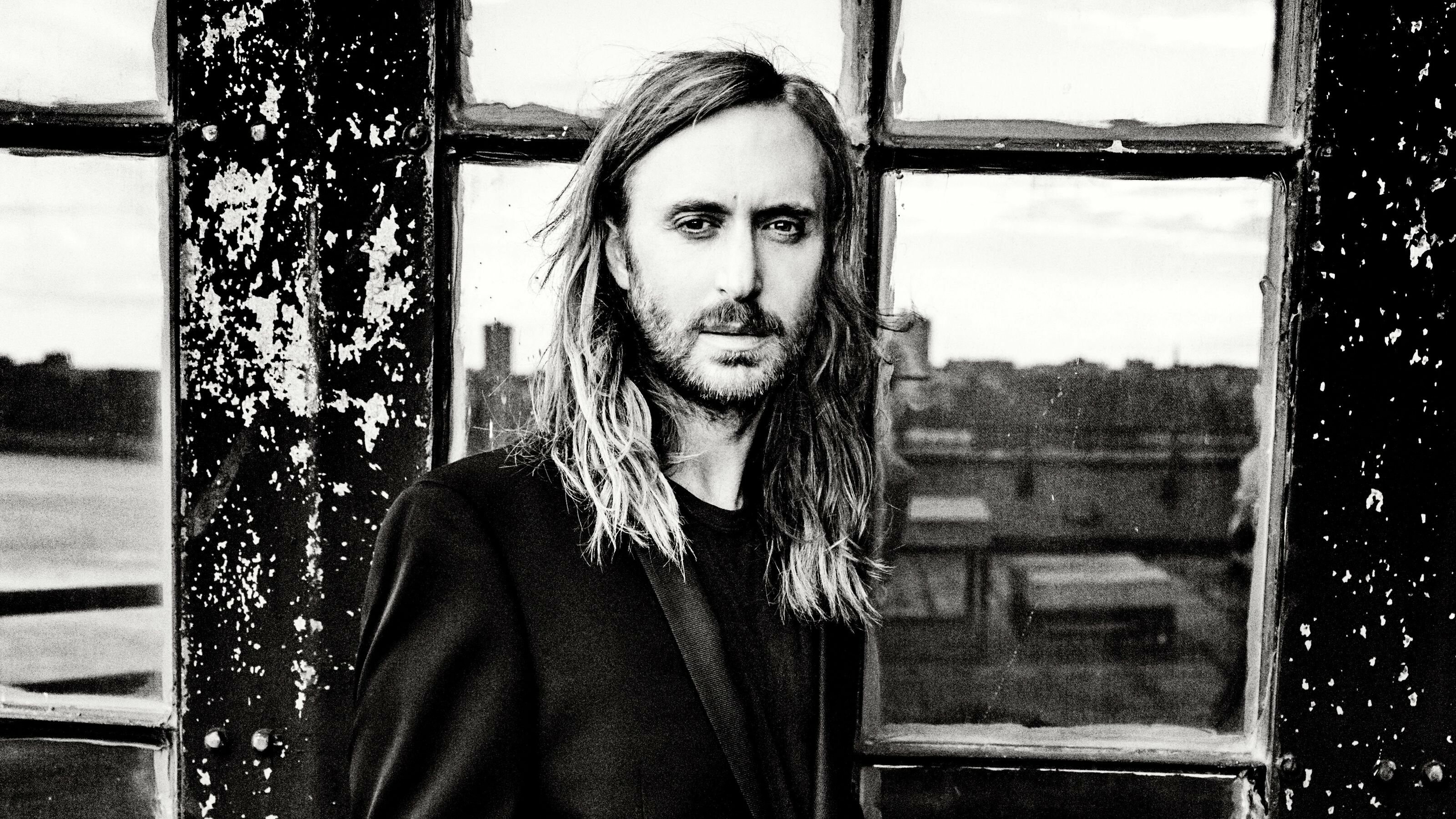 David Guetta: French electronic music producer, House, EDM, Monochrome. 3200x1800 HD Background.
