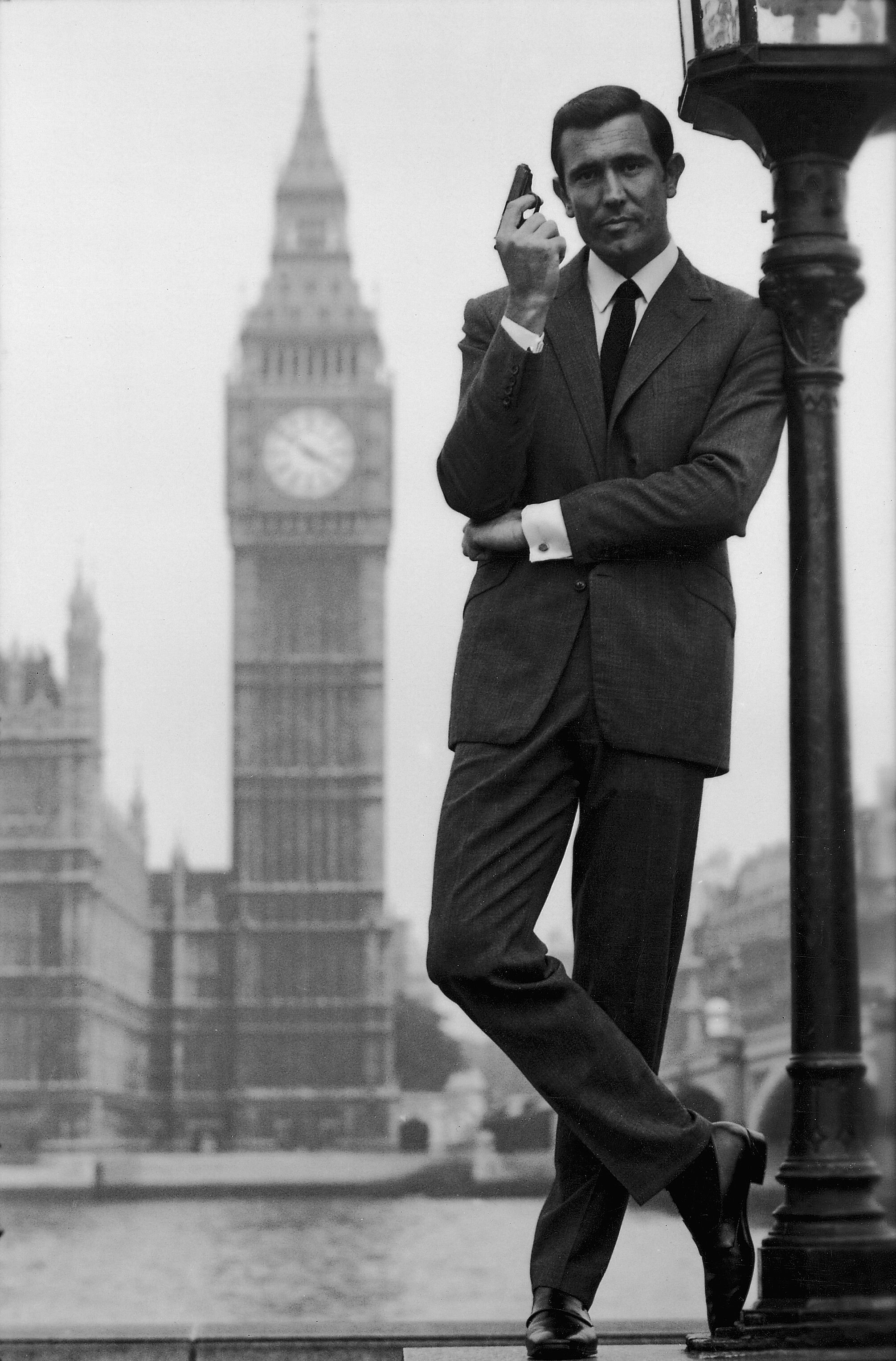 James Bond: George Lazenby, On Her Majesty's Secret Service. 2020x3060 HD Wallpaper.
