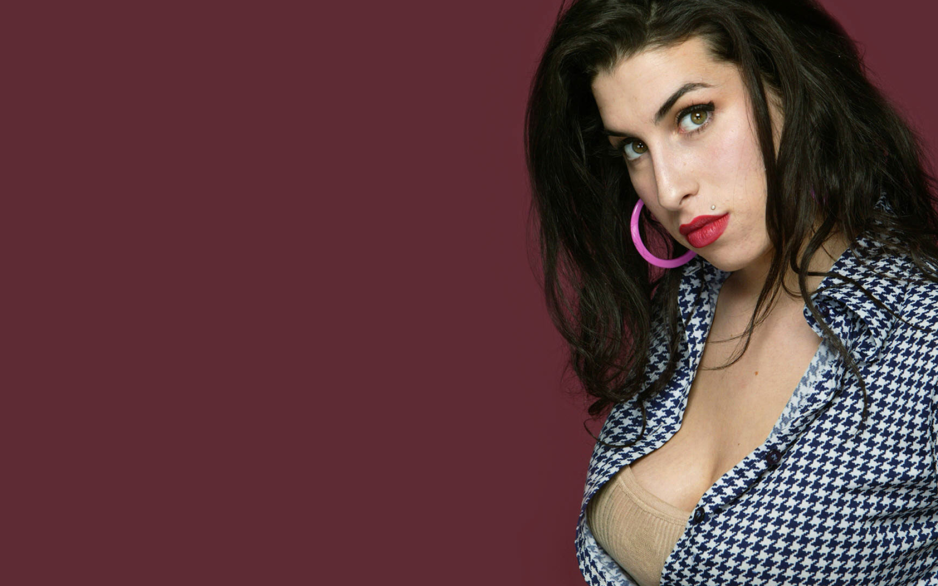 Amy Winehouse, Striking wallpaper, Mesmerizing talent, Captivating image, 1920x1200 HD Desktop