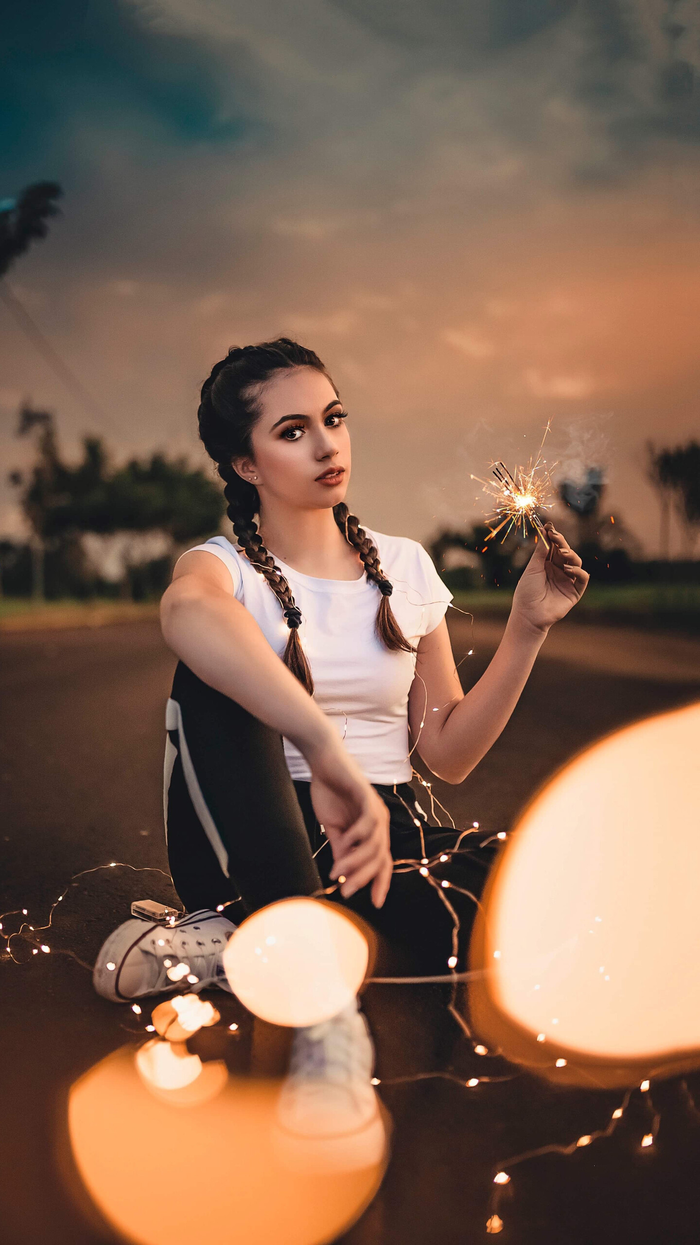 Sparkler, Girl with sparklers, Samsung Galaxy S6, S7, 1440x2560 HD Phone