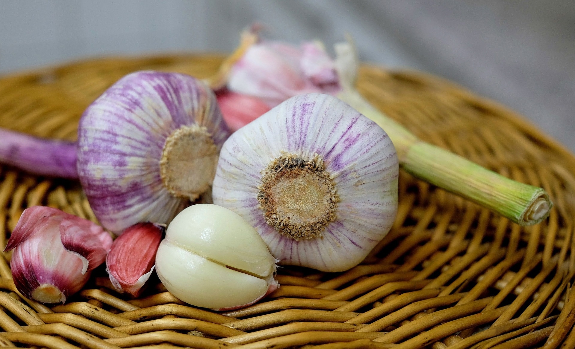 Garlic clove close-up, Fresh produce, Food photography, Culinary ingredient, 1920x1170 HD Desktop