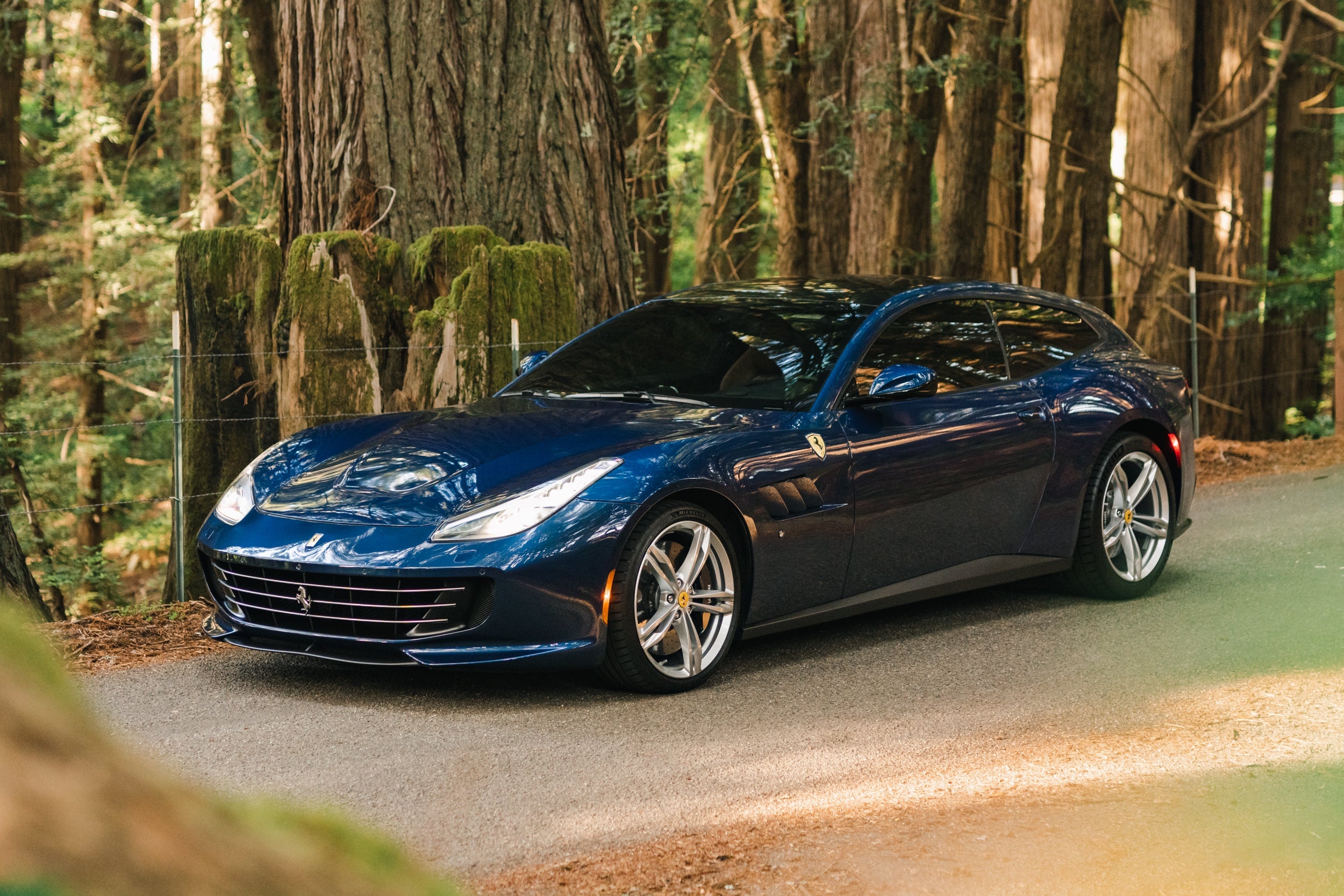 Ferrari GTC4 Lusso, Iconic Italian supercar, Timeless beauty, Ultimate driving experience, 2500x1670 HD Desktop