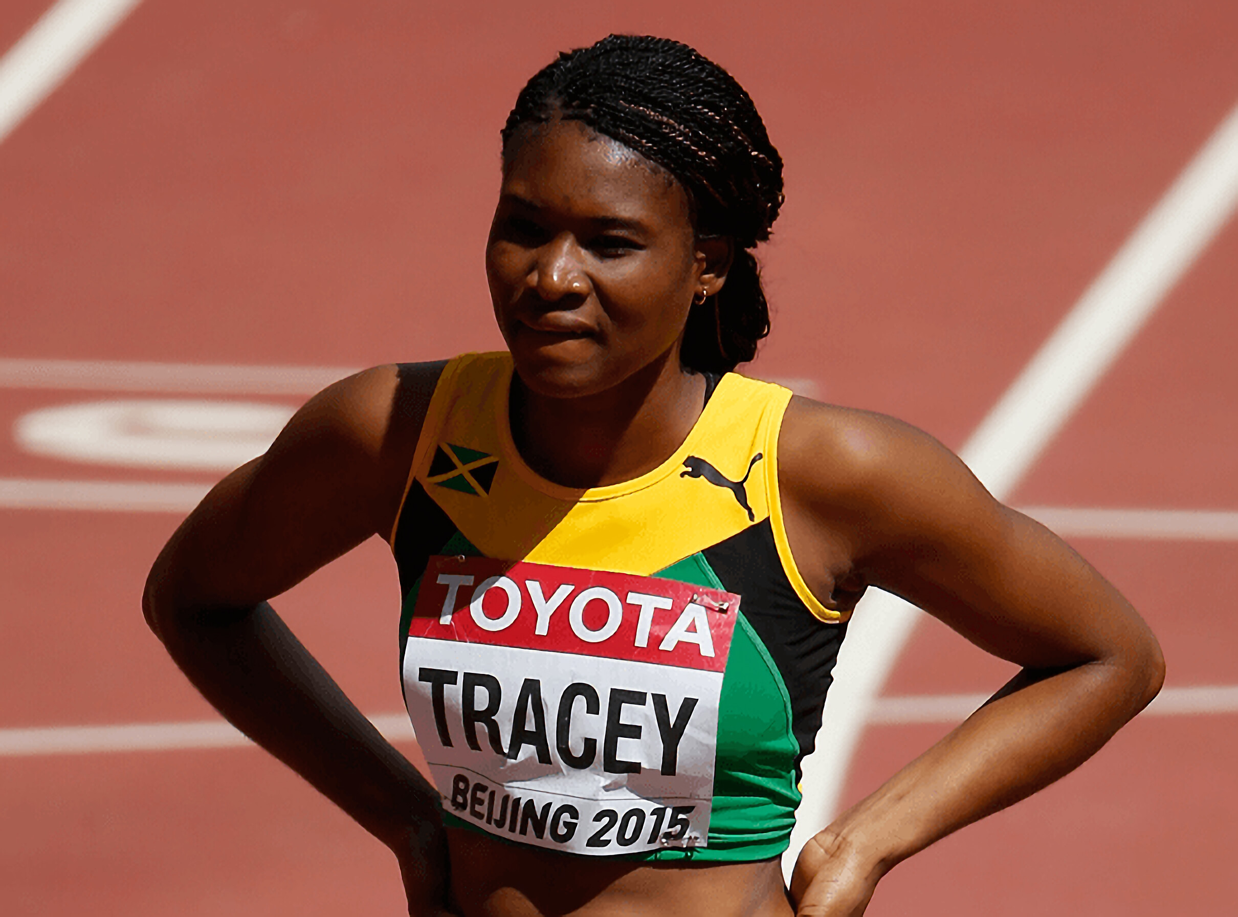 Ristananna Tracey, Record-breaking hurdler, Olympic medal contender, Fast and fierce, 2420x1800 HD Desktop