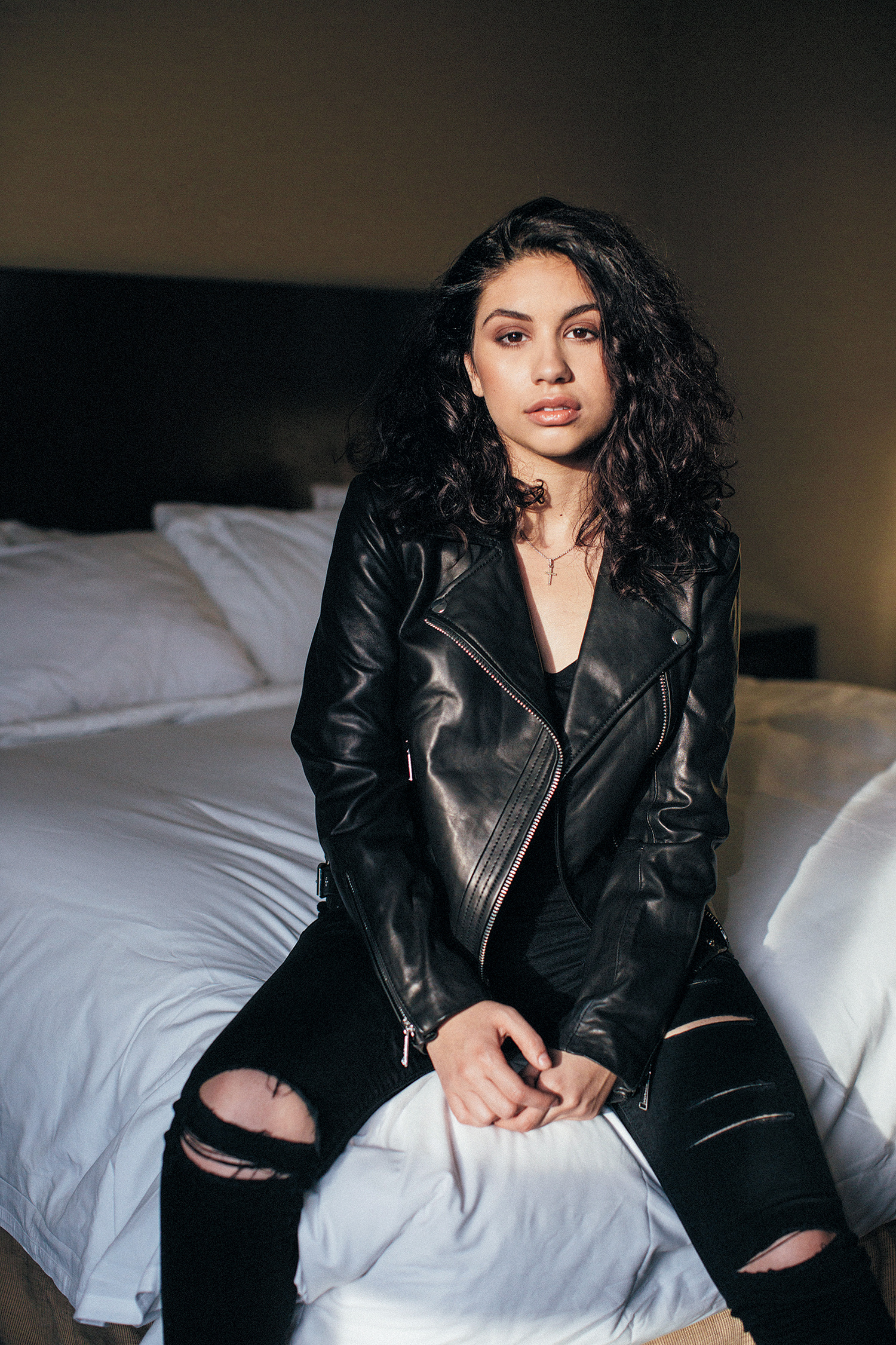 Alessia Cara, Musician, Huge here year, Def Jam signing, 1500x2260 HD Handy