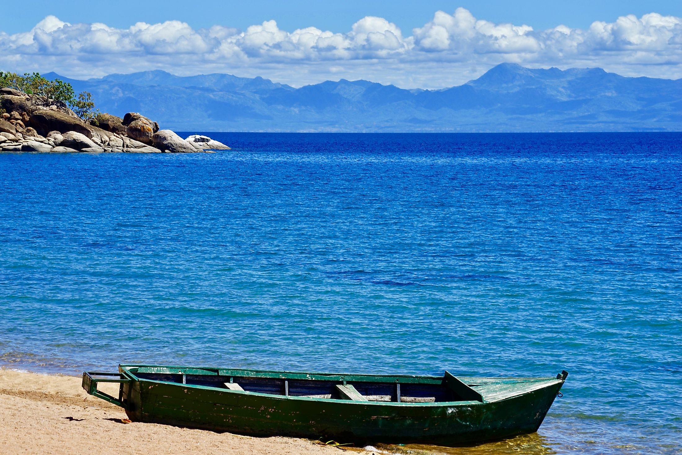 Lake Malawi, Worldatlas, Travel, Geography, 2200x1470 HD Desktop
