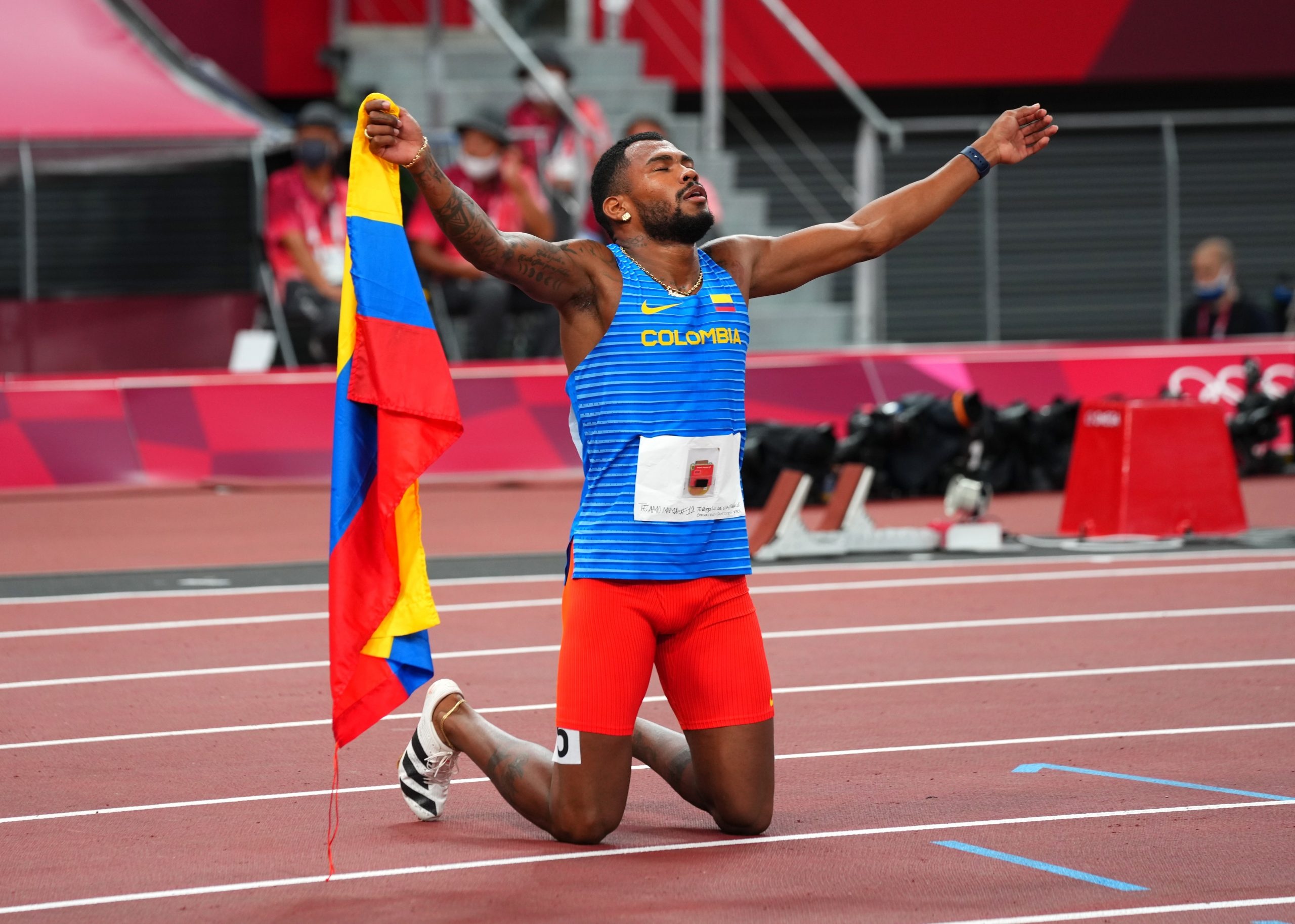 Anthony Jose Zambrano, Bahameo Gardiner, Gold medal, Colombian sprinter, 2560x1830 HD Desktop