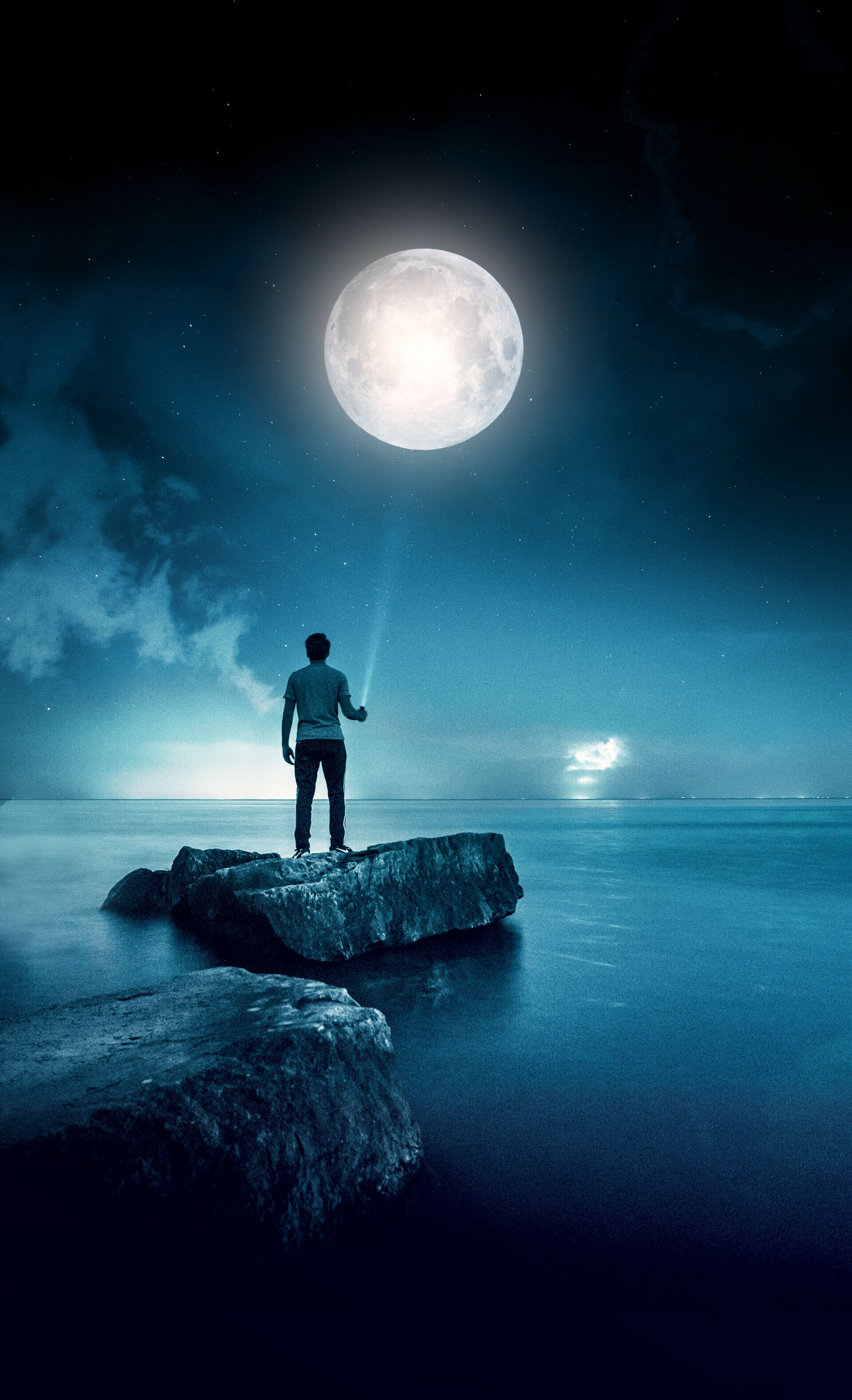 Moonlight: Natural light sources in a night sky, Starlight, Airglow. 1920x3160 HD Background.