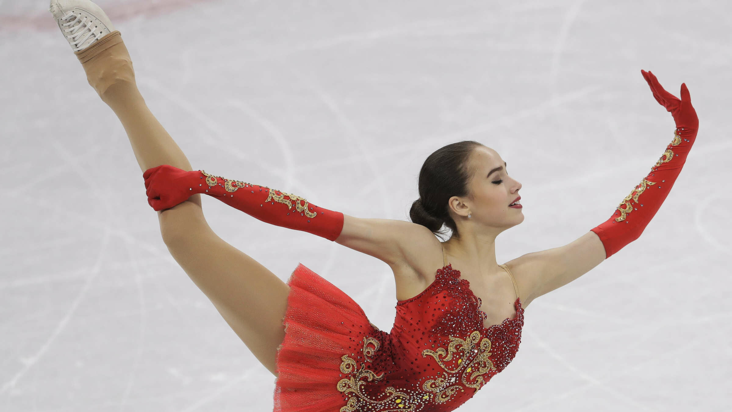 Alina Zagitova: She became the first junior lady to achieve a total score above the 200 mark in figure skating. 2400x1350 HD Wallpaper.